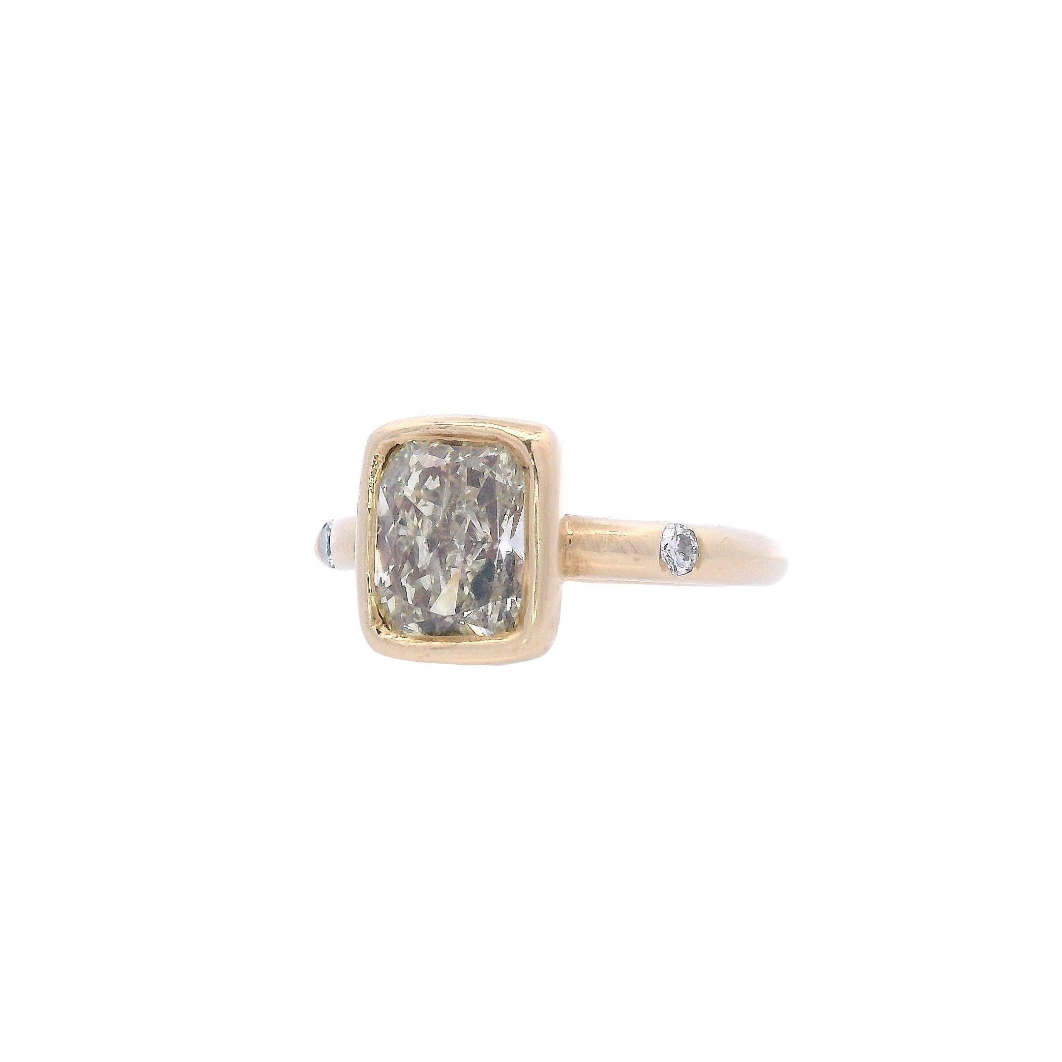 Oro amarillo de 18 quilates 2,01 ct. Anillo de diamante amarillo fantasía Corte cojín antiguo en venta