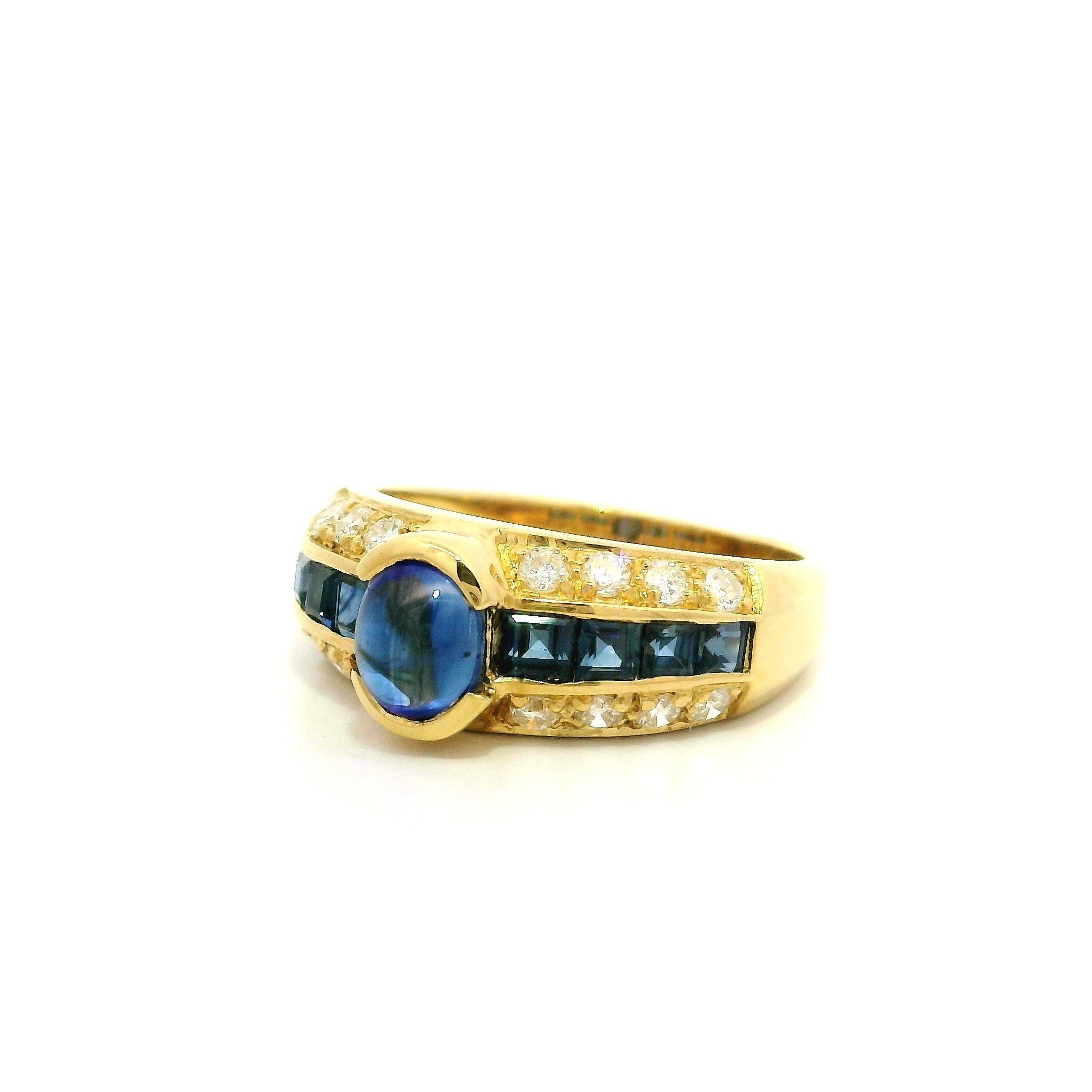 Anillo de oro amarillo de 18 quilates con zafiro cabujón y diamantes de alta calidad de 2,01 ctw en venta 5