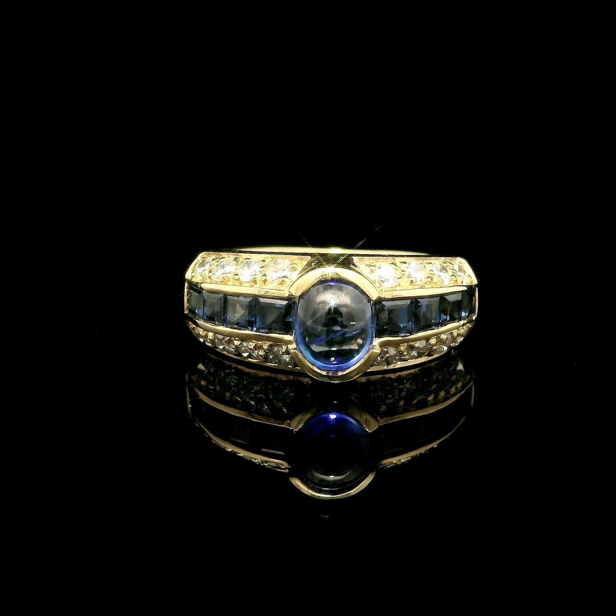 Anillo de oro amarillo de 18 quilates con zafiro cabujón y diamantes de alta calidad de 2,01 ctw Cabujón en venta