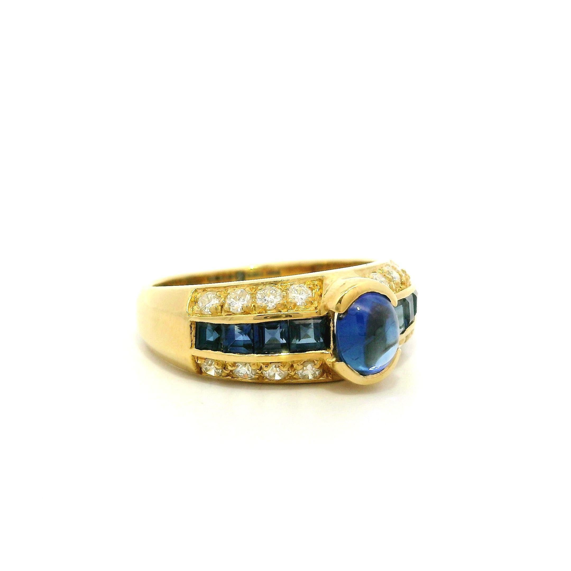 Anillo de oro amarillo de 18 quilates con zafiro cabujón y diamantes de alta calidad de 2,01 ctw en venta 4