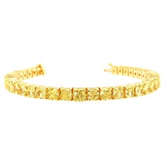 18K Yellow Gold 20.5 Carat Yellow Cushion Shape Graduate Bracelet