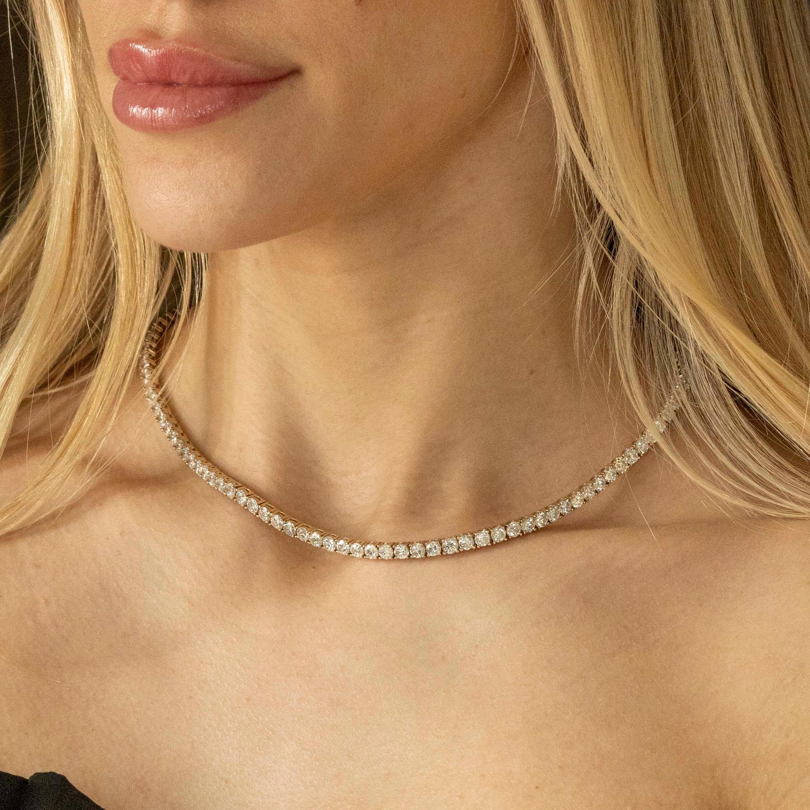 Women's 18K Yellow Gold 20.86 Carat Round Diamond Tennis Necklace For Sale