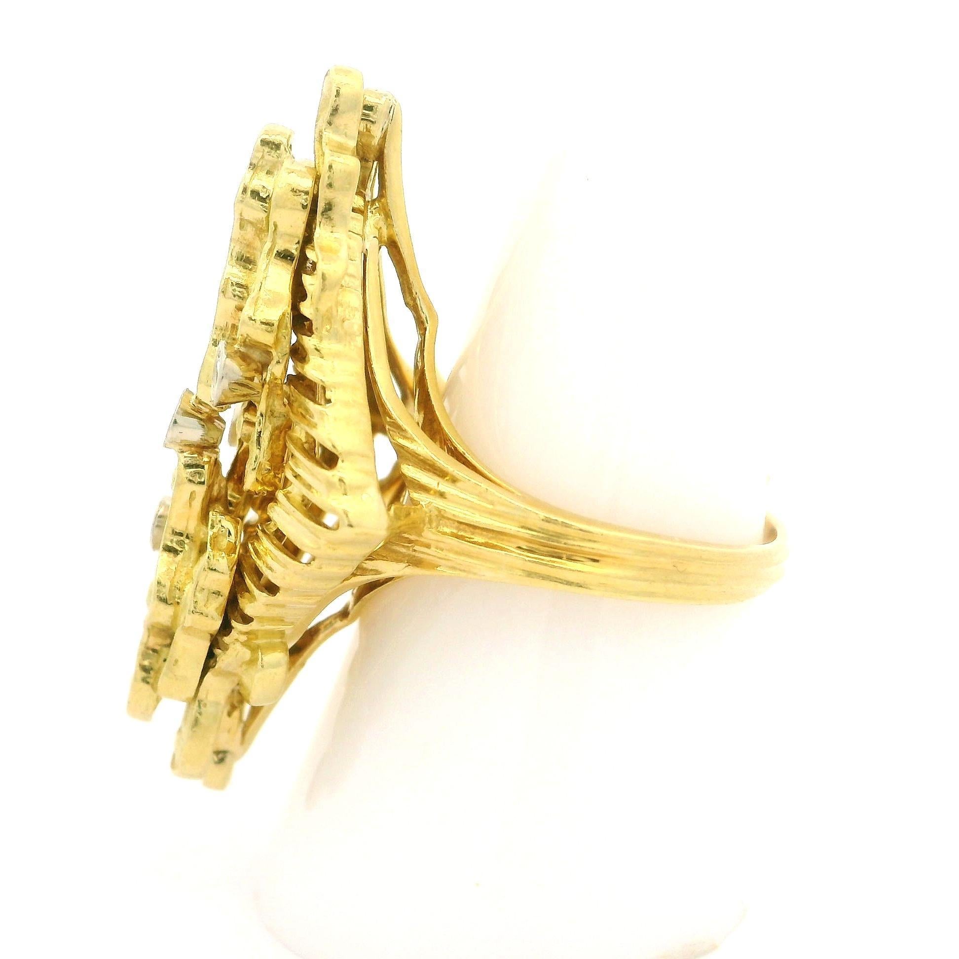 Anello geometrico a strati in oro giallo 18k con diamante da 0,20 carati a doppia finitura e texture in vendita 4
