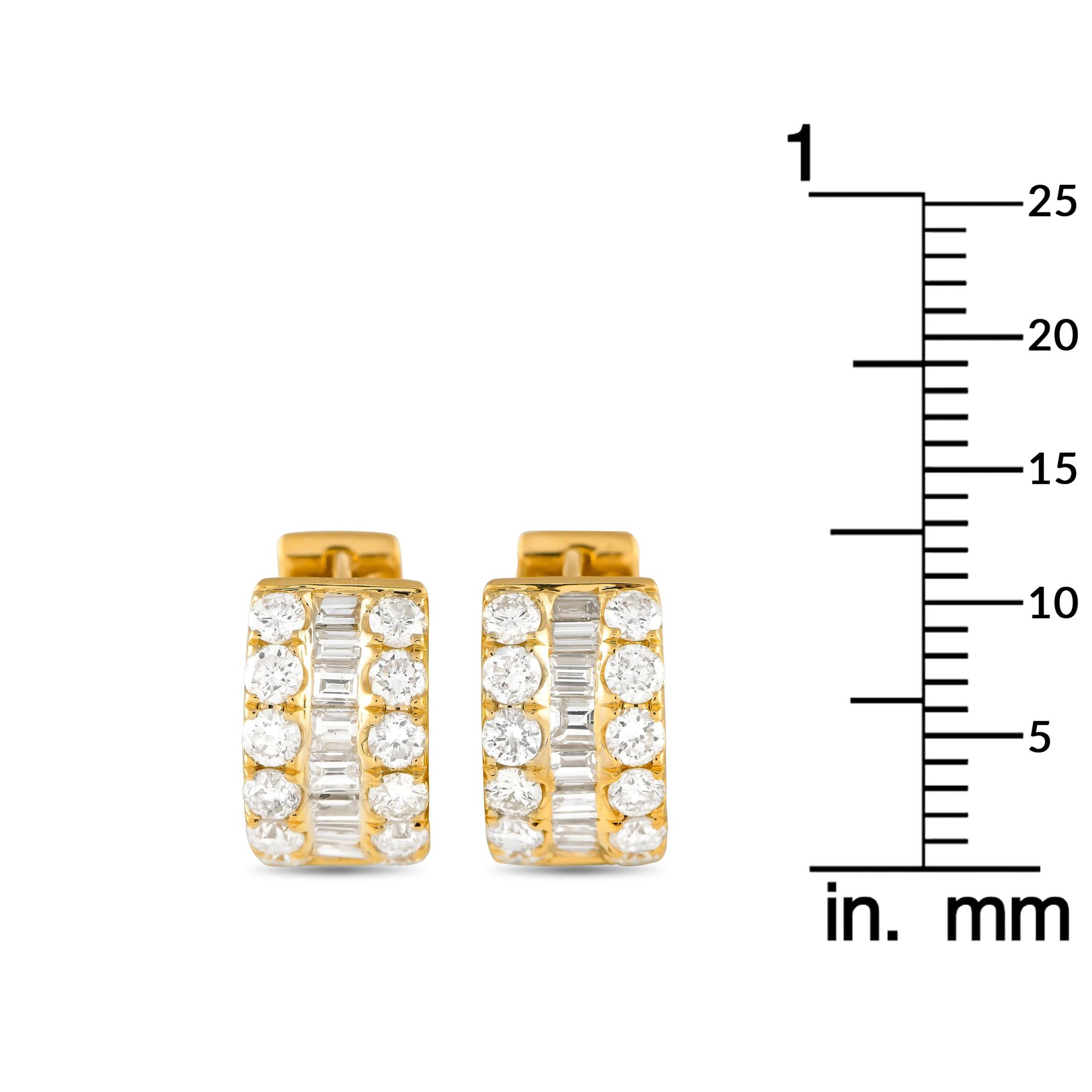 Round Cut 18K Yellow Gold 2.10ct Diamond Three-Row Huggie Hoop Earrings For Sale