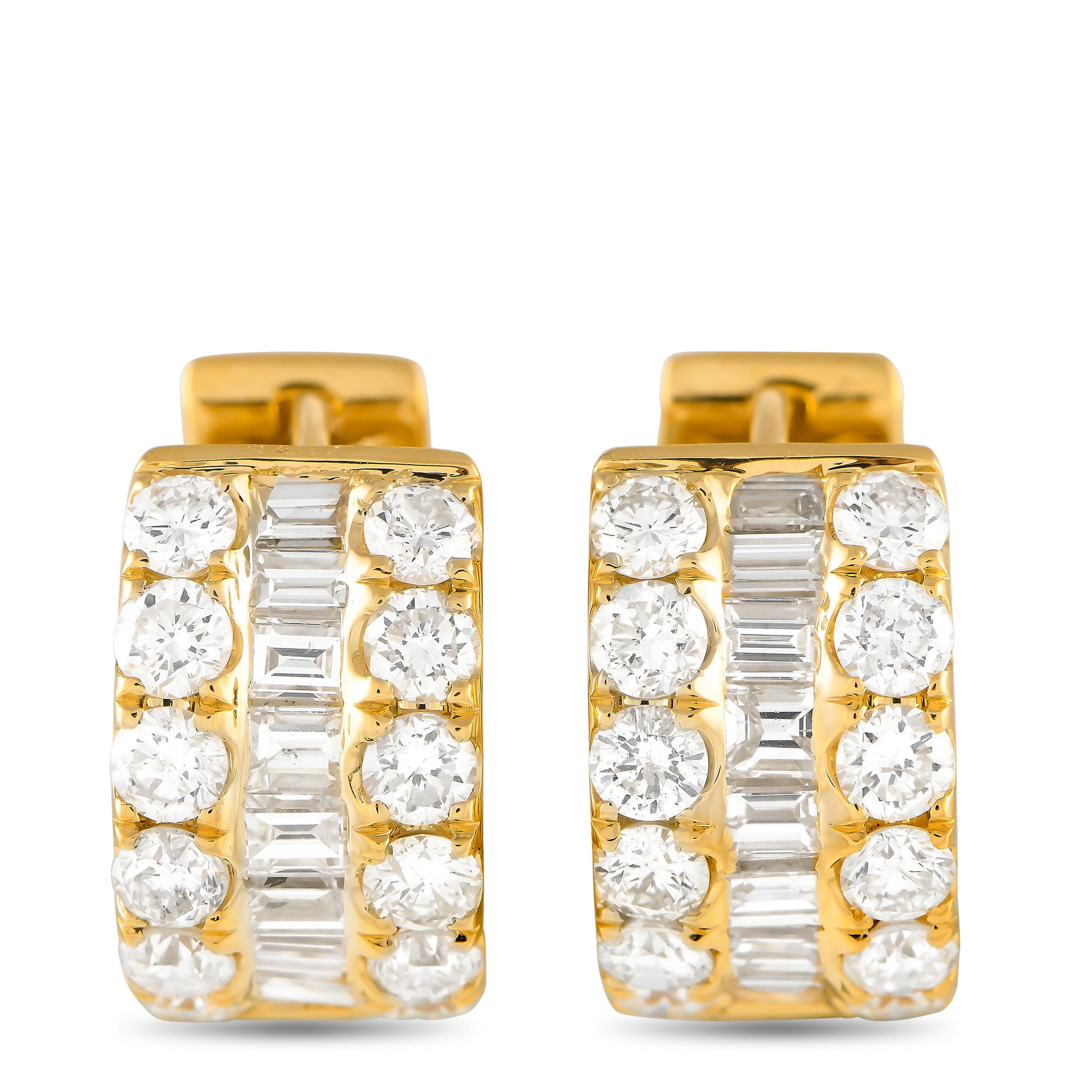 18 Karat Gelbgold 2,10 Karat Diamant Dreireihige Huggie-Creolen-Ohrringe im Zustand „Neu“ im Angebot in Southampton, PA