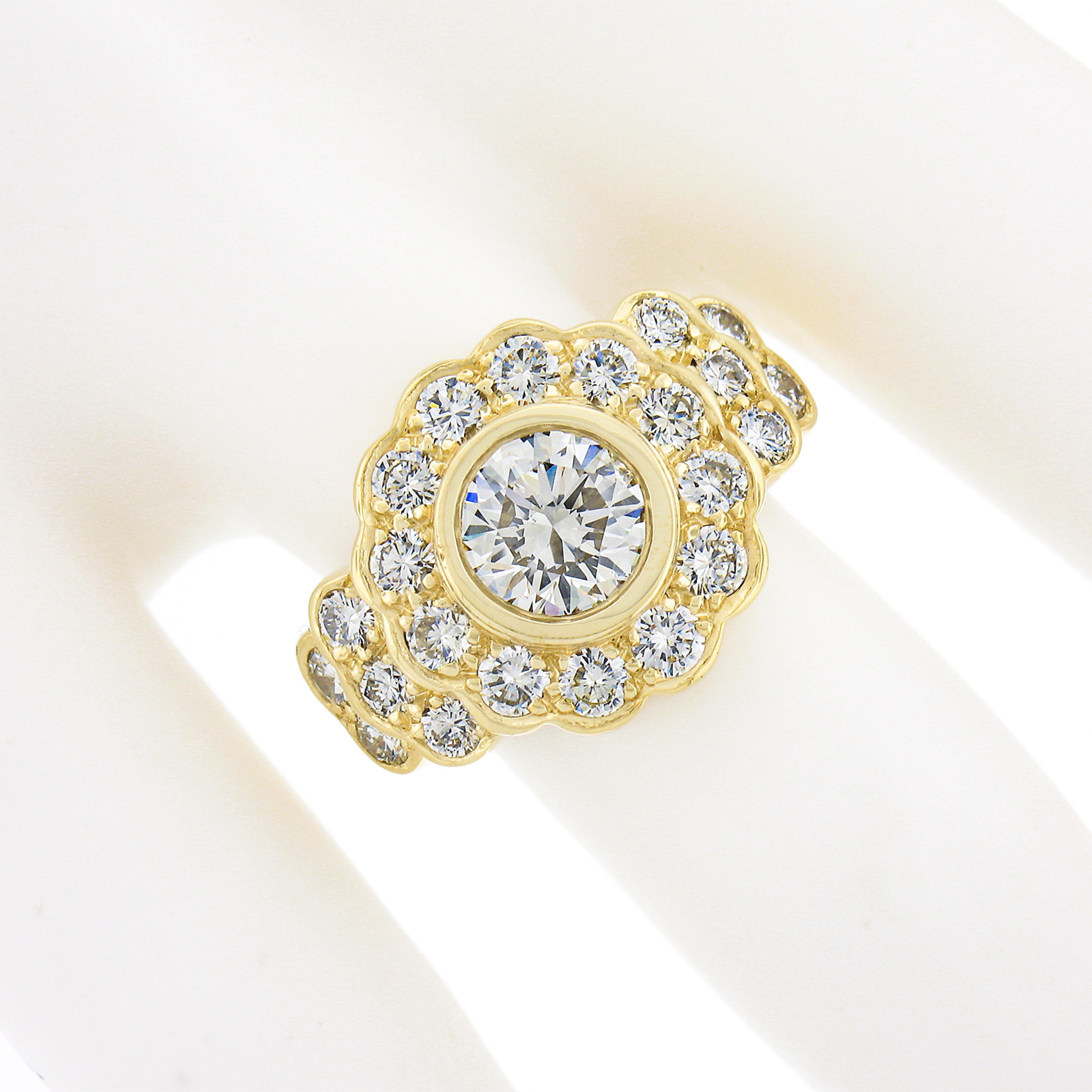 Bague cocktail en or jaune 18 carats 2,12ctw GIA diamant rond serti à la lunette avec fleur en halo Pour femmes en vente