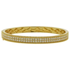 18 Karat Yellow Gold 2.24 Carat Diamond Bangle Bracelet