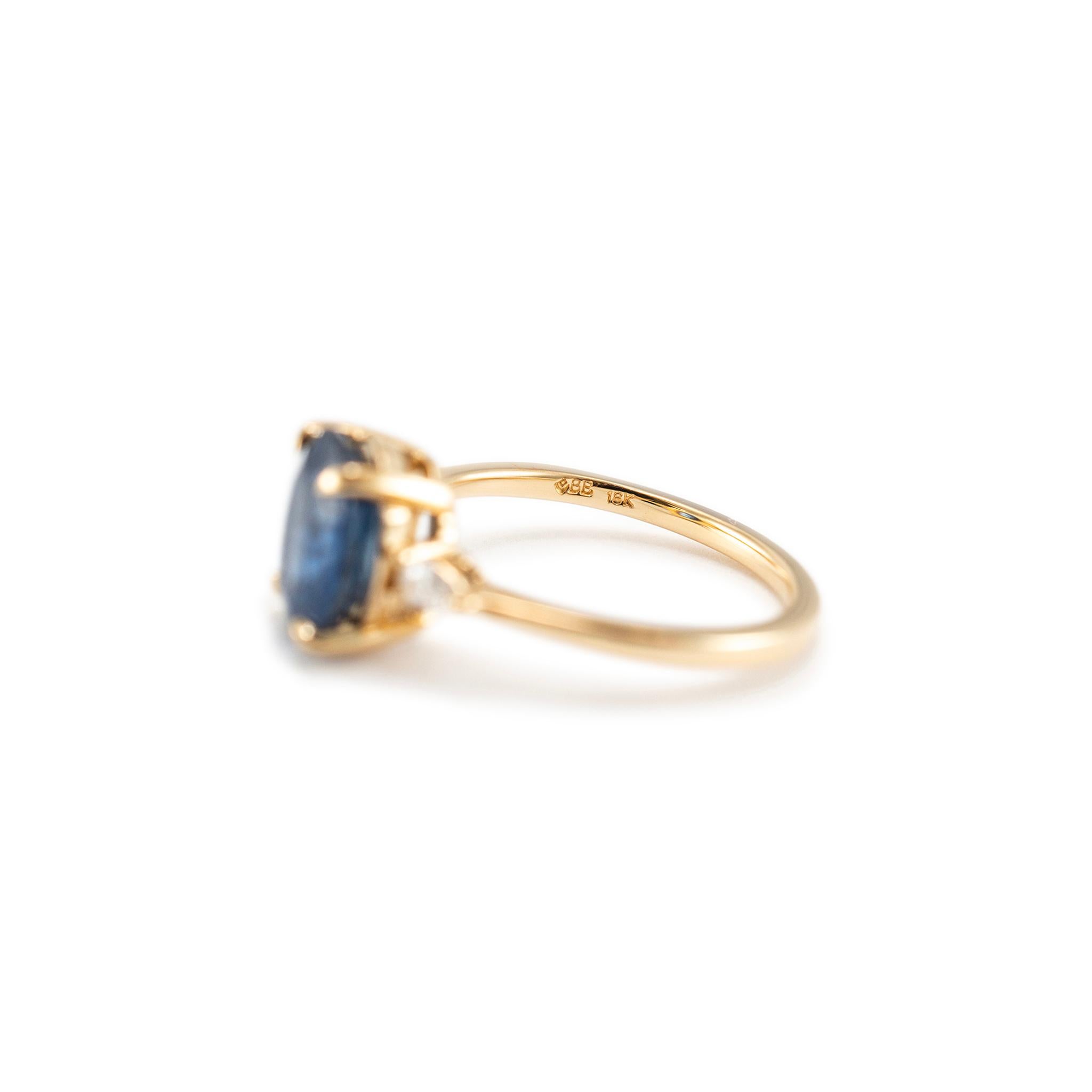 18K Yellow Gold 2.25ct Oval Sapphire Three Stone Pear Diamond Cocktail Ring For Sale 1