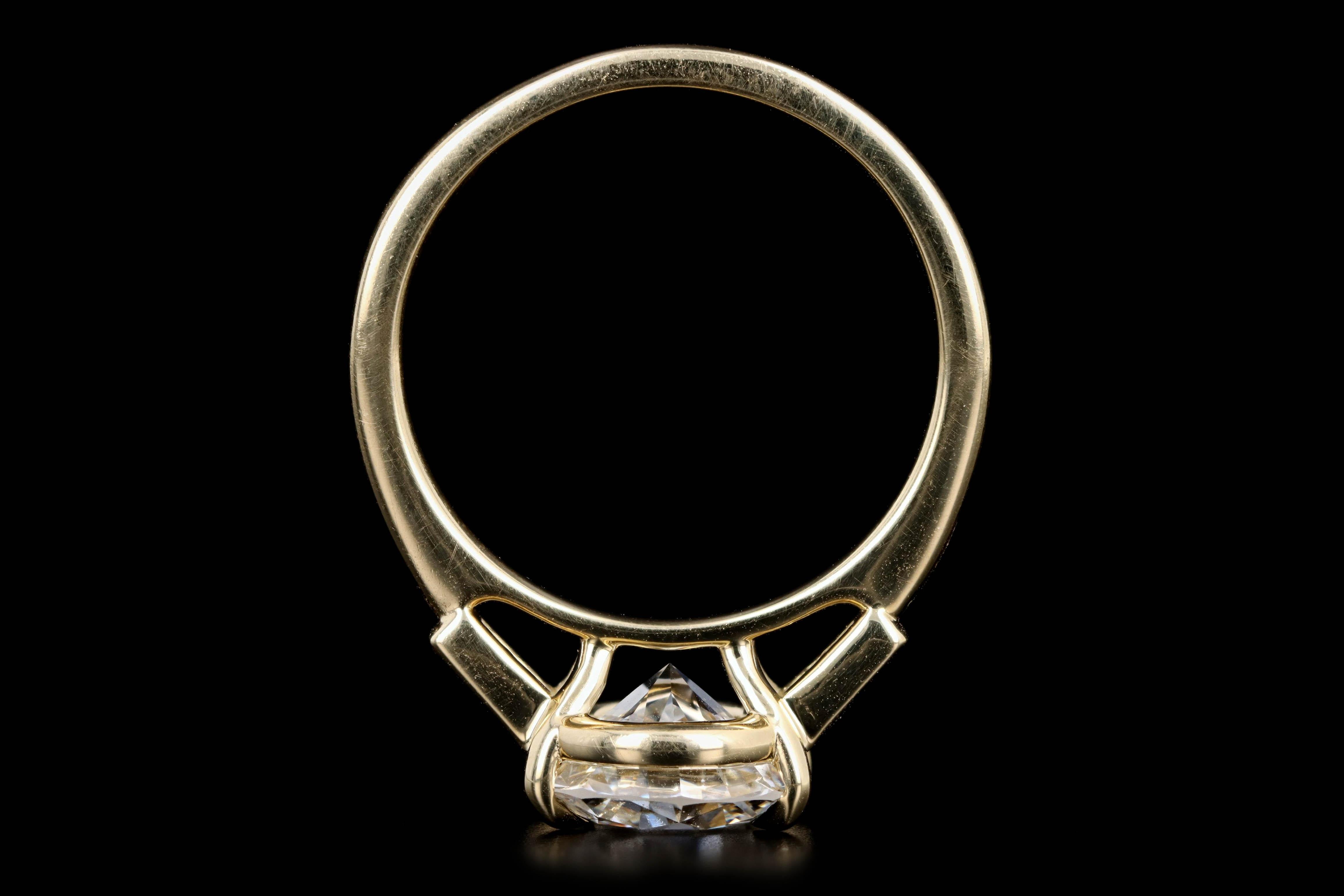 Bague de fiançailles en or jaune 18 carats avec 3 pierres baguettes et diamants ronds de 2,31 carats Pour femmes en vente