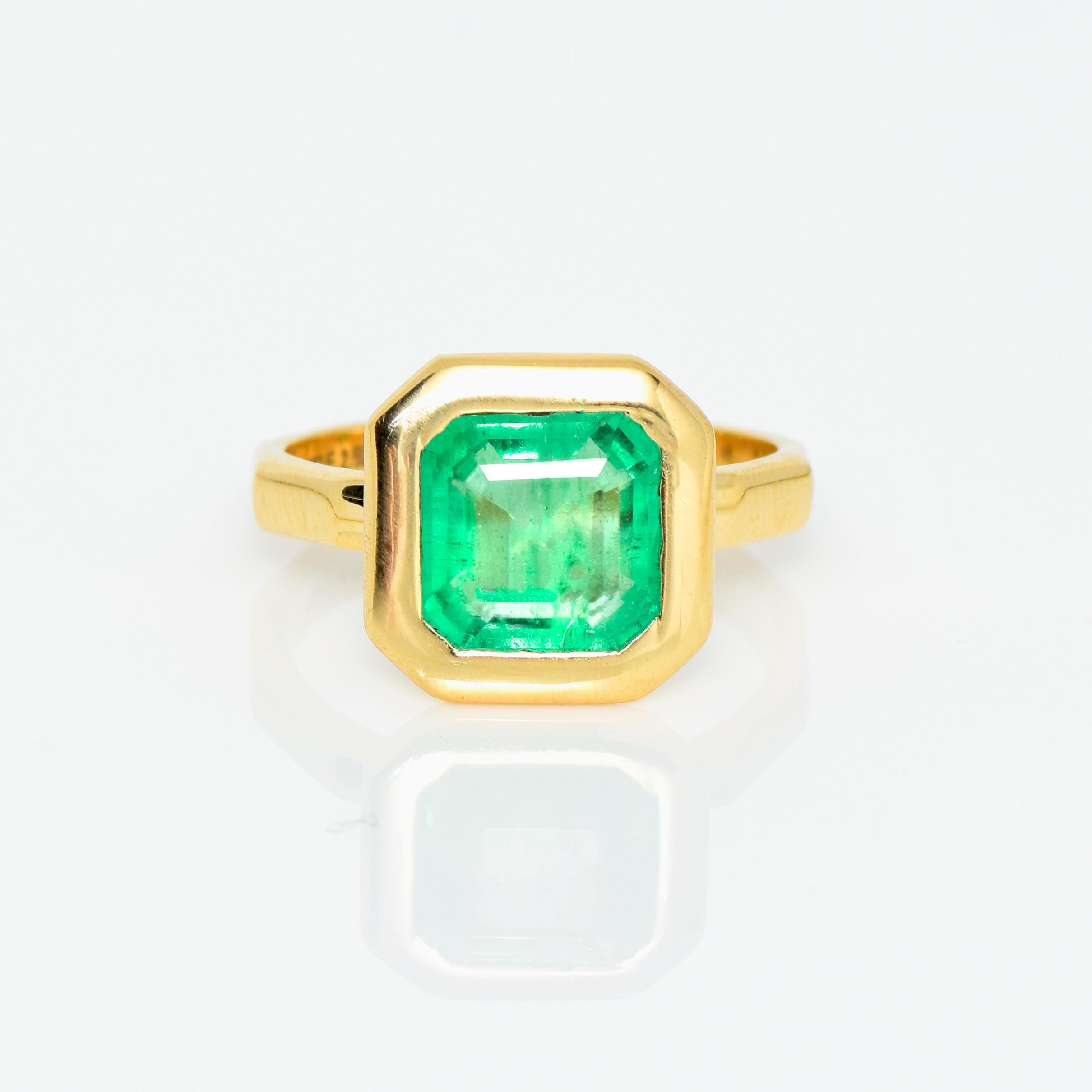 Contemporary *IGI 18K Yellow Gold 2.50 Ct Natural Emerald Antique Engagement Ring For Sale