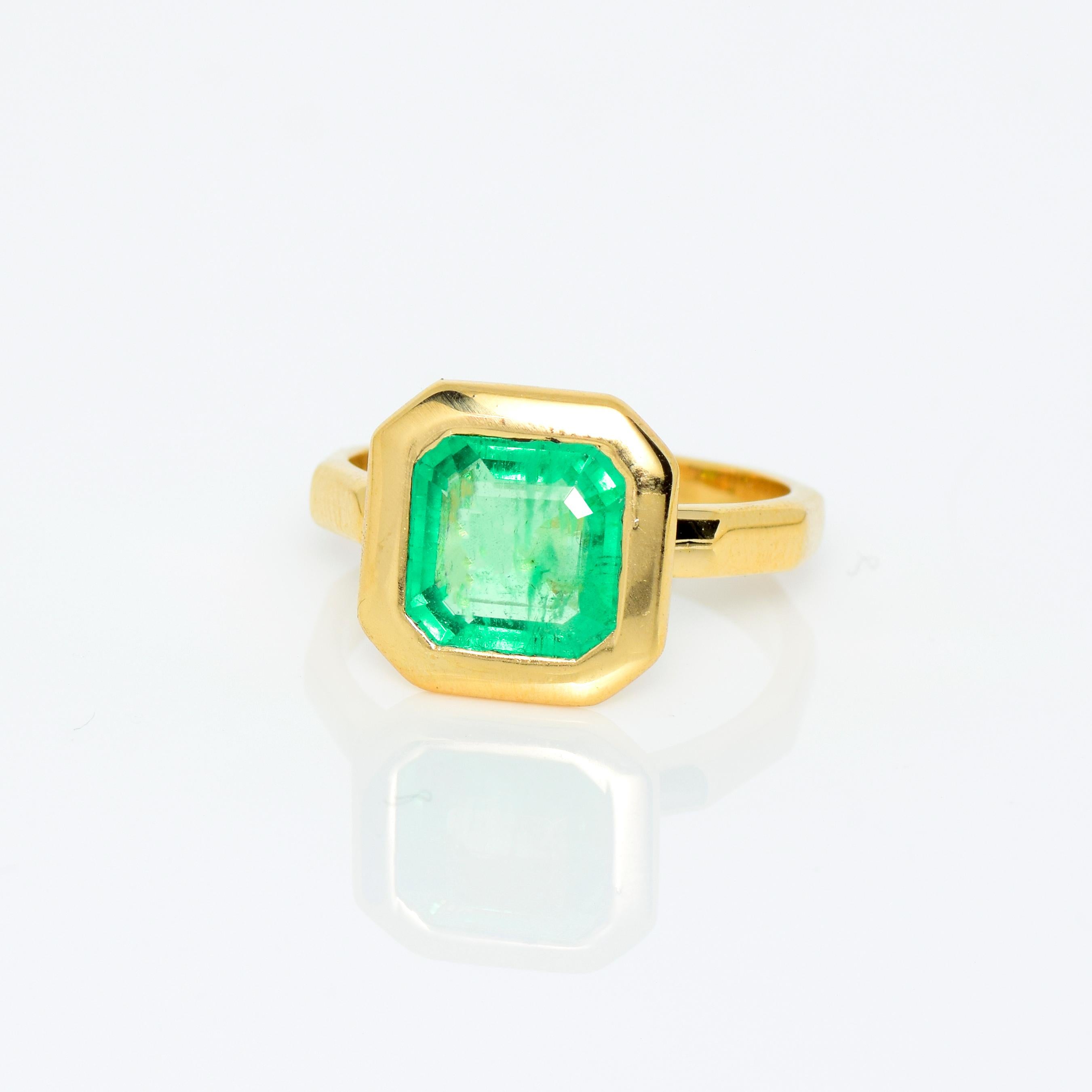 Emerald Cut *Specual* IGI 18K Yellow Gold 2.50 Ct Natural Emerald Antique Engagement Ring For Sale