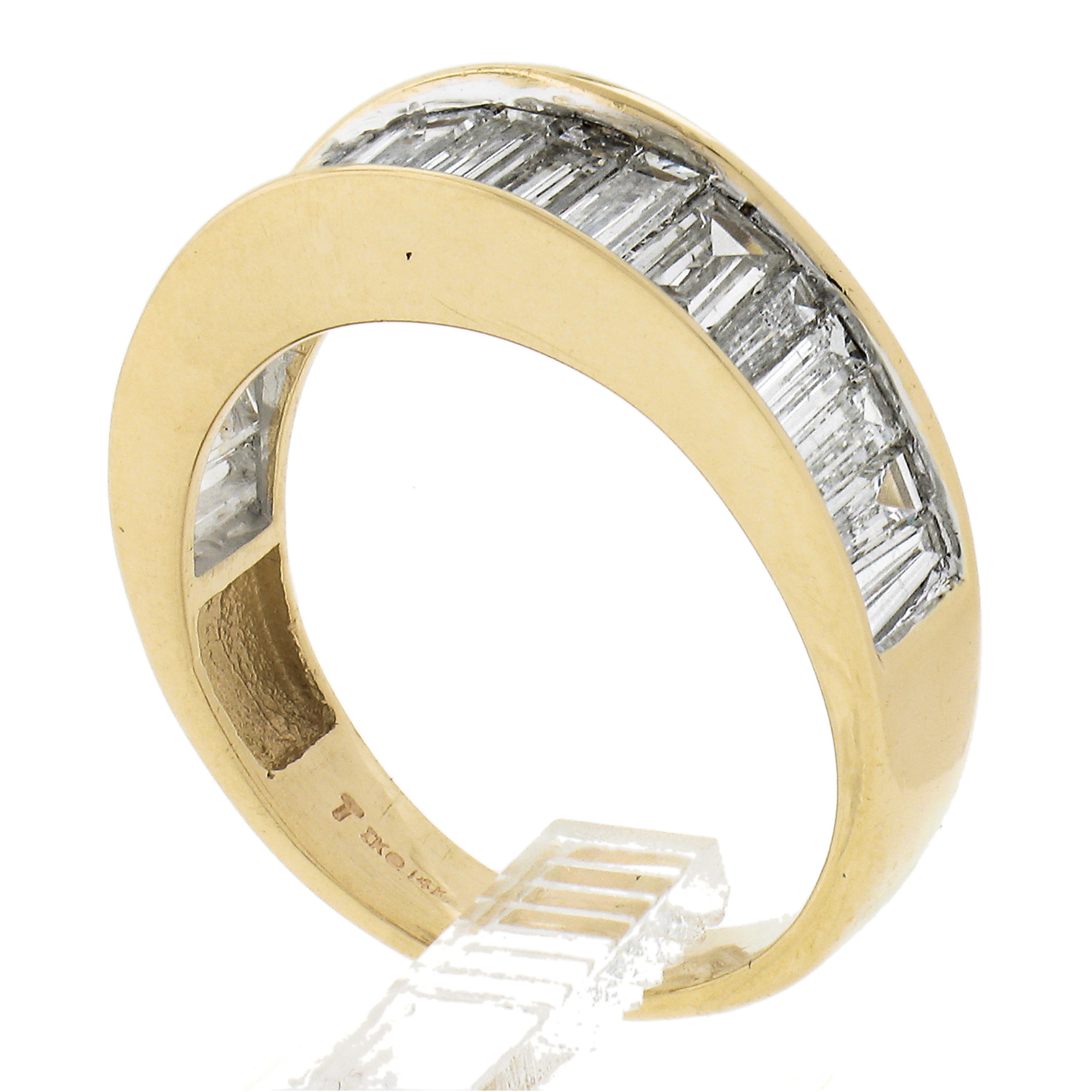 18k Yellow Gold 2.50ctw Channel Set Straight Baguette Cut Diamond Band Ring For Sale 5