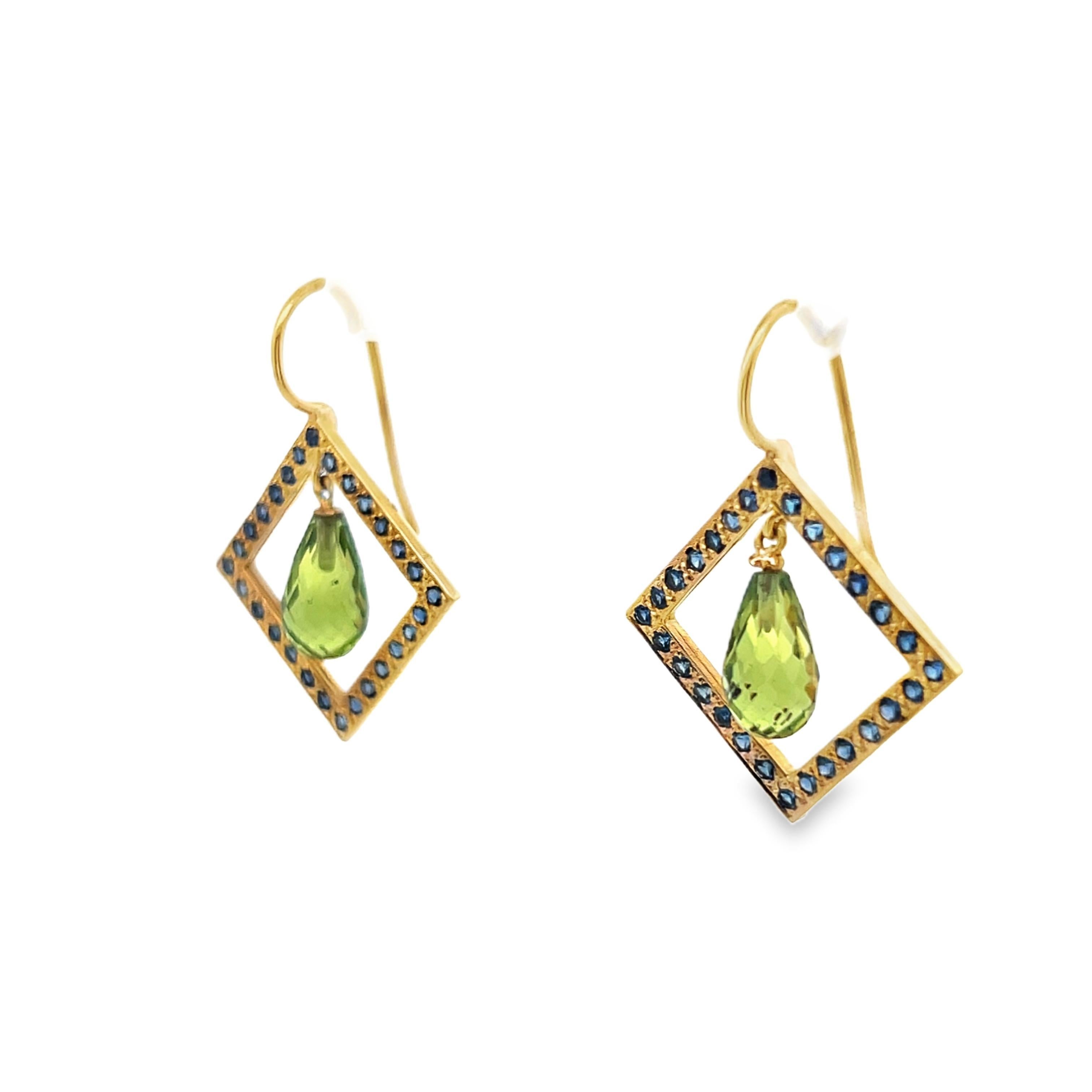 18k Yellow Gold 2.5cttw Geometric Briolette Peridot & Sapphire Dangle Earrings In Good Condition For Sale In Lexington, KY