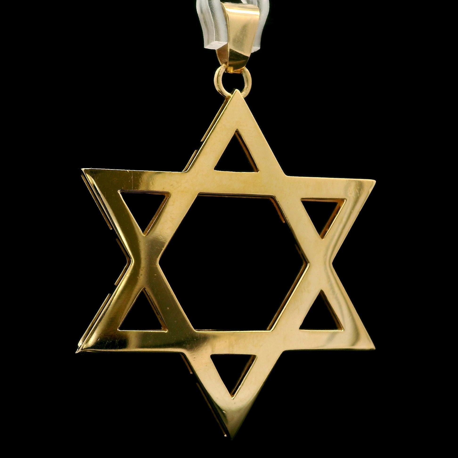 18k Yellow Gold 2.64ctw Diamond Covered Large Open Work Star of David Pendant In Excellent Condition For Sale In Montclair, NJ