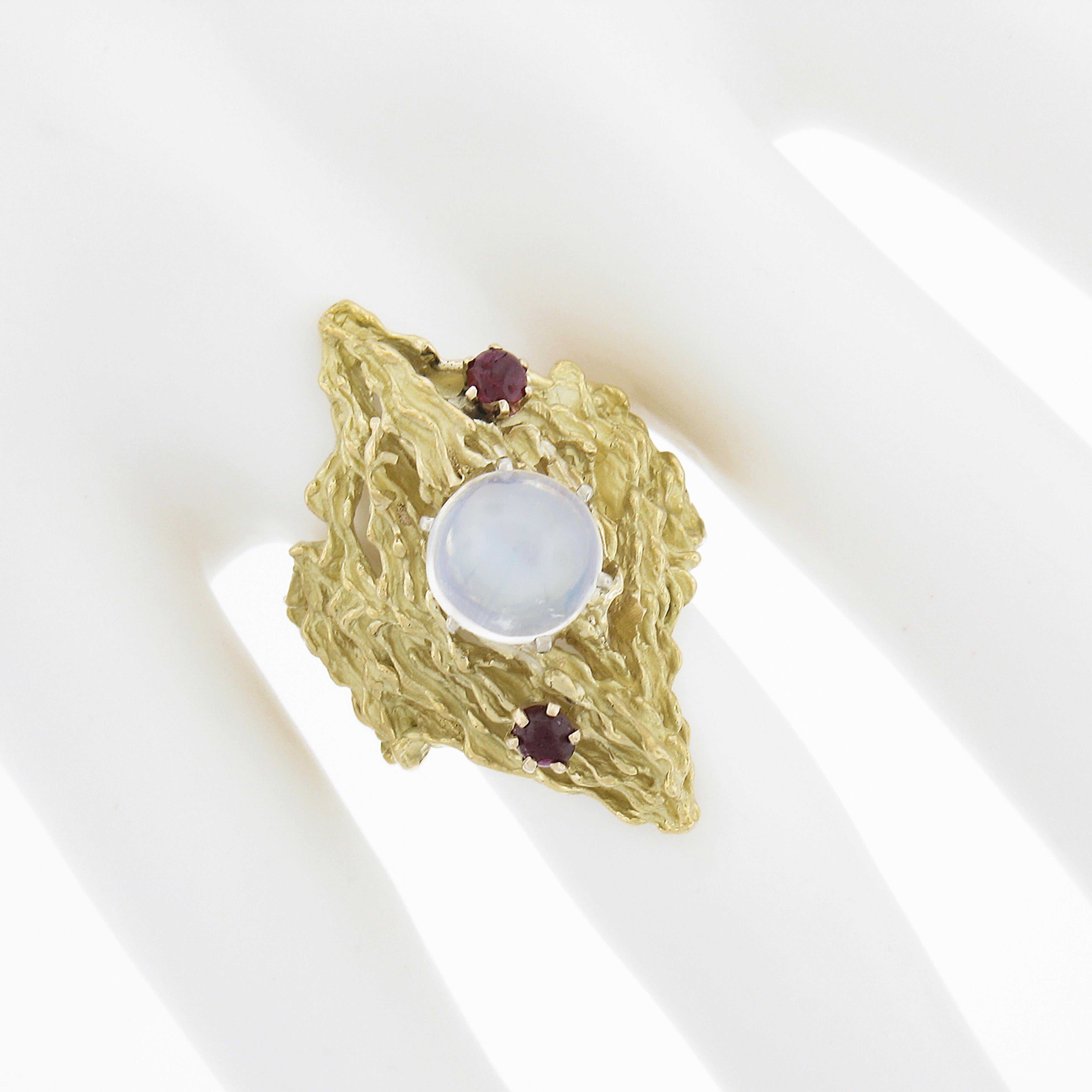 18k Yellow Gold 2.78ct Blue Moonstone Nugget Dual Textured Elongated Ring In Excellent Condition For Sale In Montclair, NJ