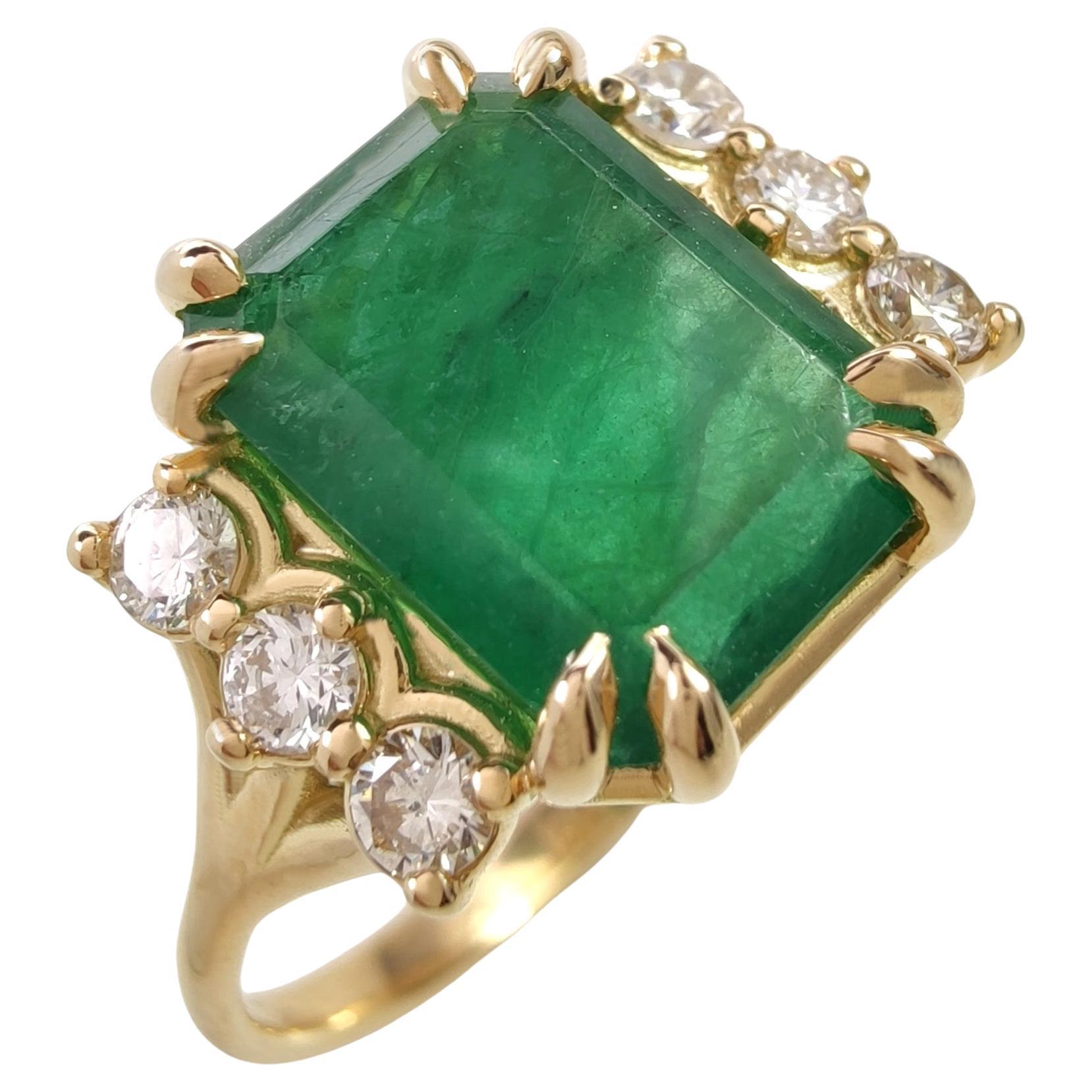 18K Yellow Gold 2.7ct Emerald Ring with Diamonds  Timeless Women’s Jewelry