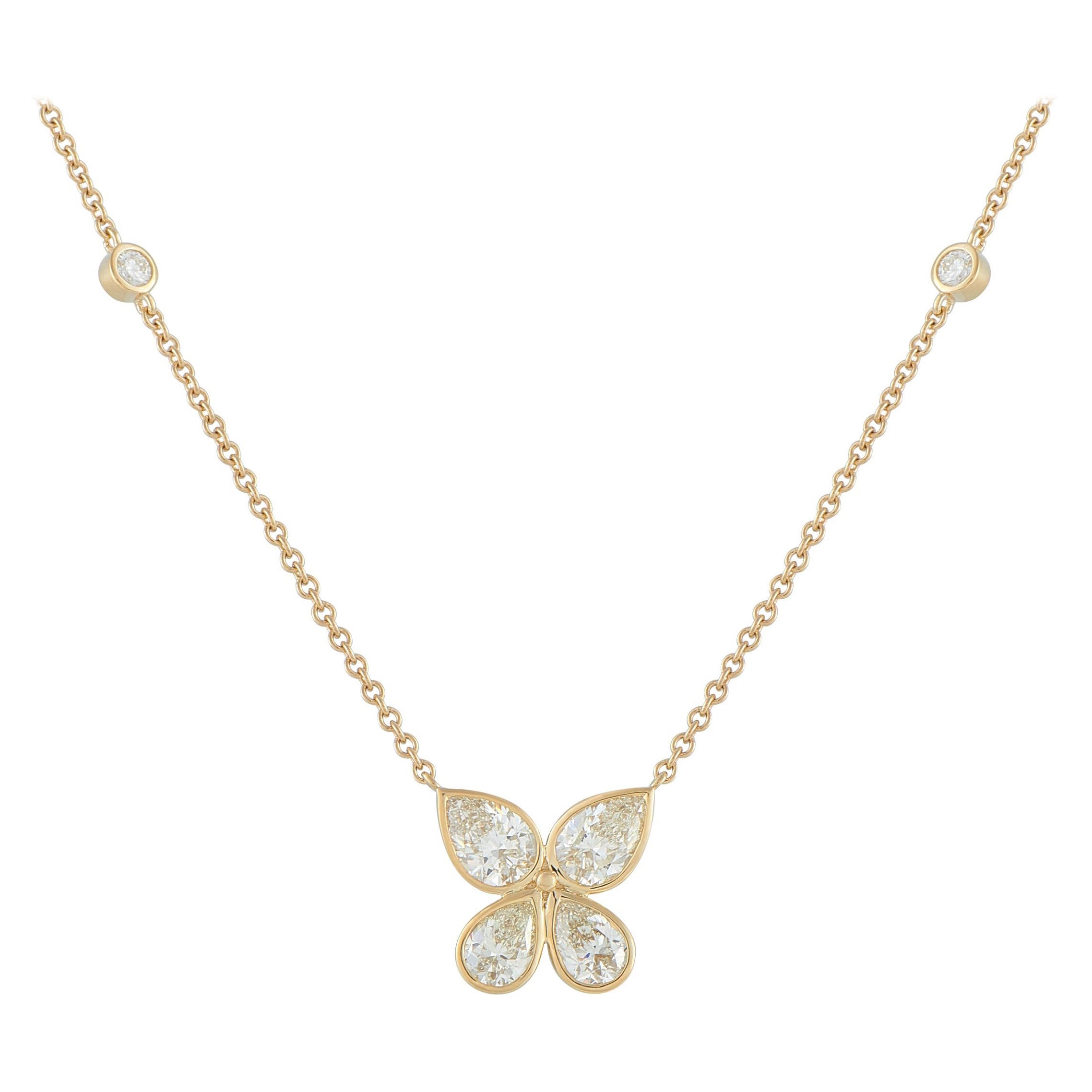 Collana con farfalla in oro giallo 18K e diamanti da 2,85 carati ANK-19968-1-Y in vendita