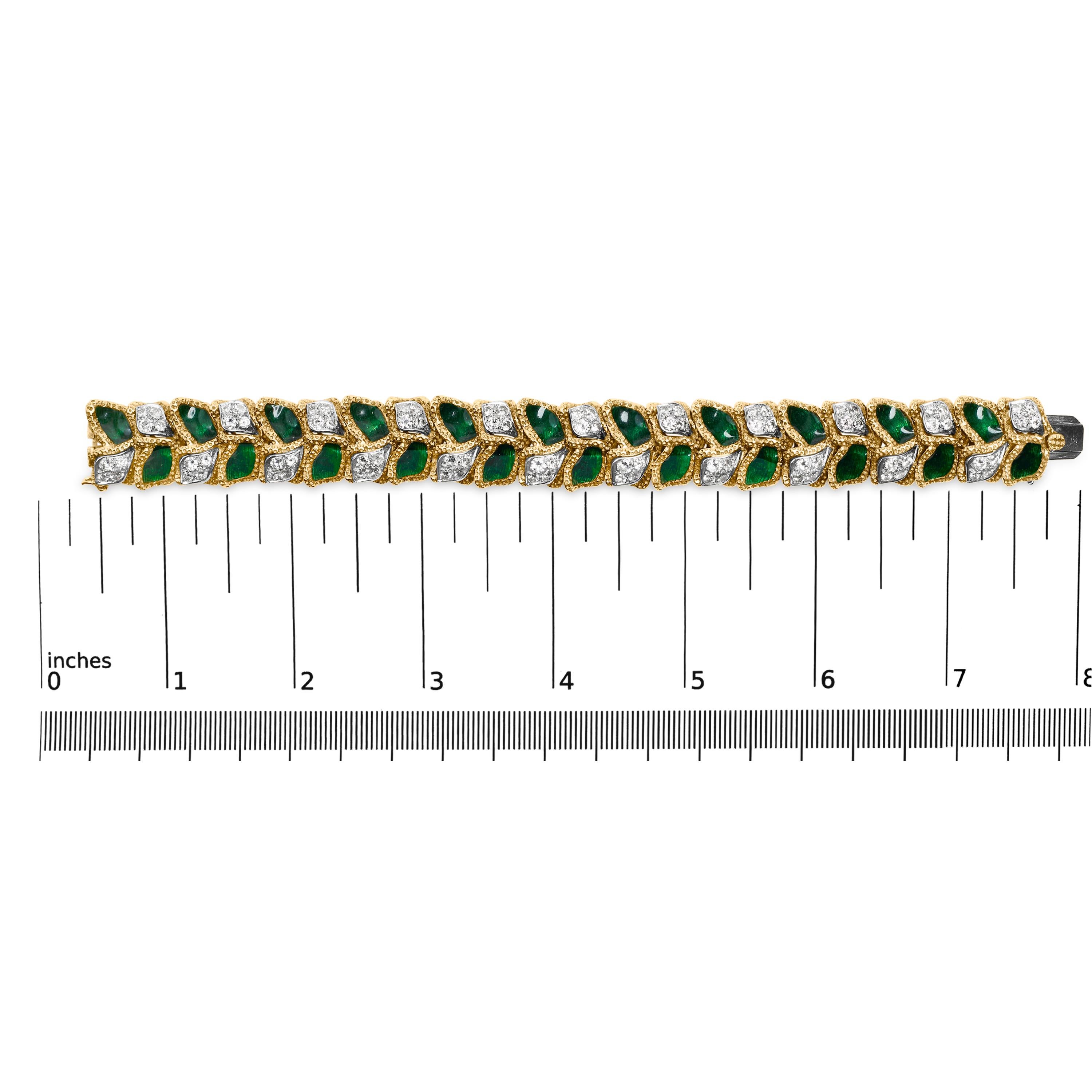 Bracelet texturé en or jaune 18 carats avec diamants de 3 1/4 carats et émail vert Neuf - En vente à New York, NY