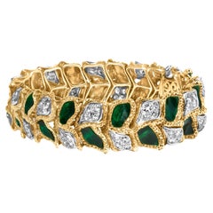 Bracelet texturé en or jaune 18 carats avec diamants de 3 1/4 carats et émail vert