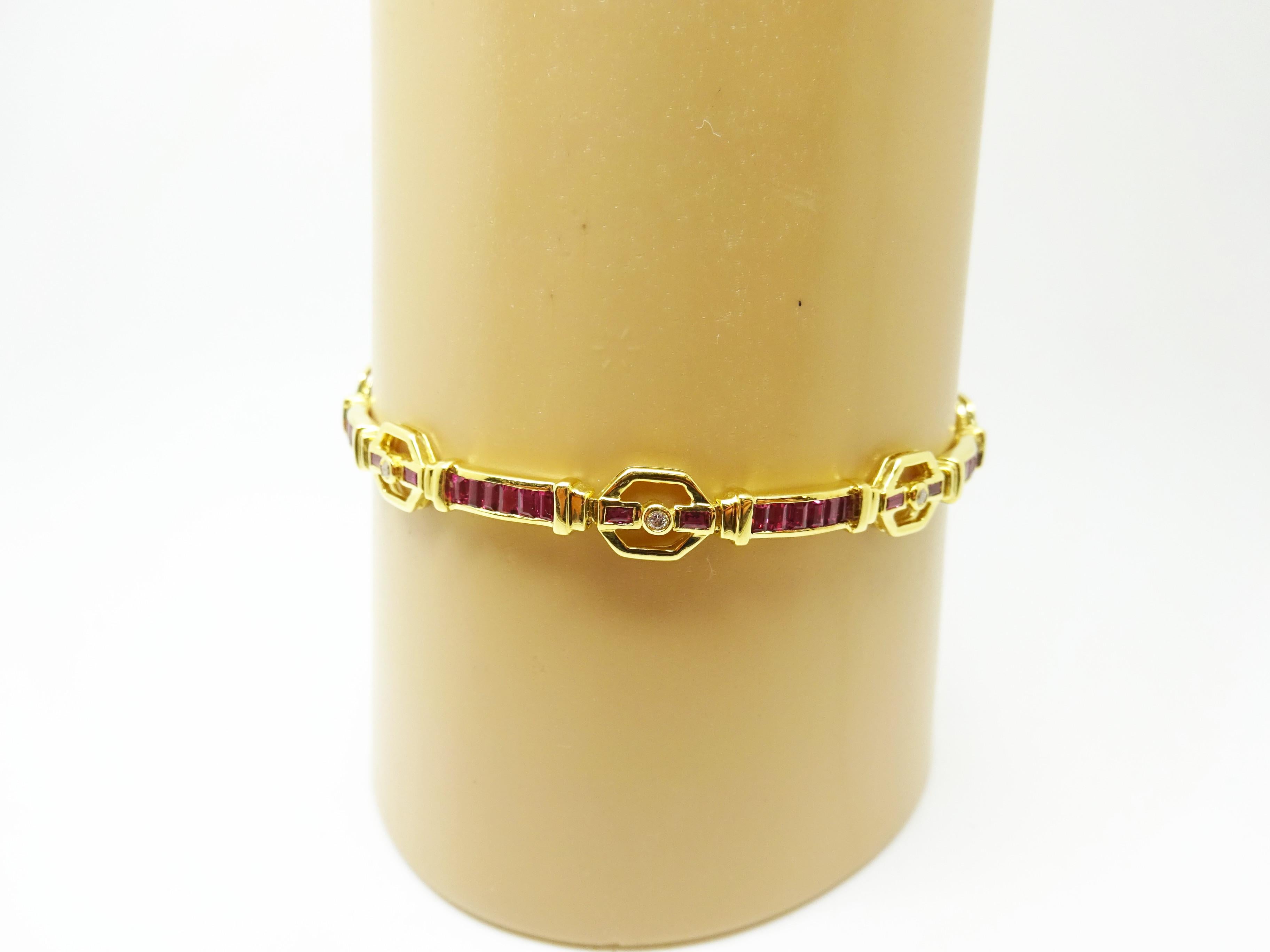 Contemporary 18k Yellow Gold 3 Carat Genuine Natural Ruby and Diamond Bracelet '#J3326'