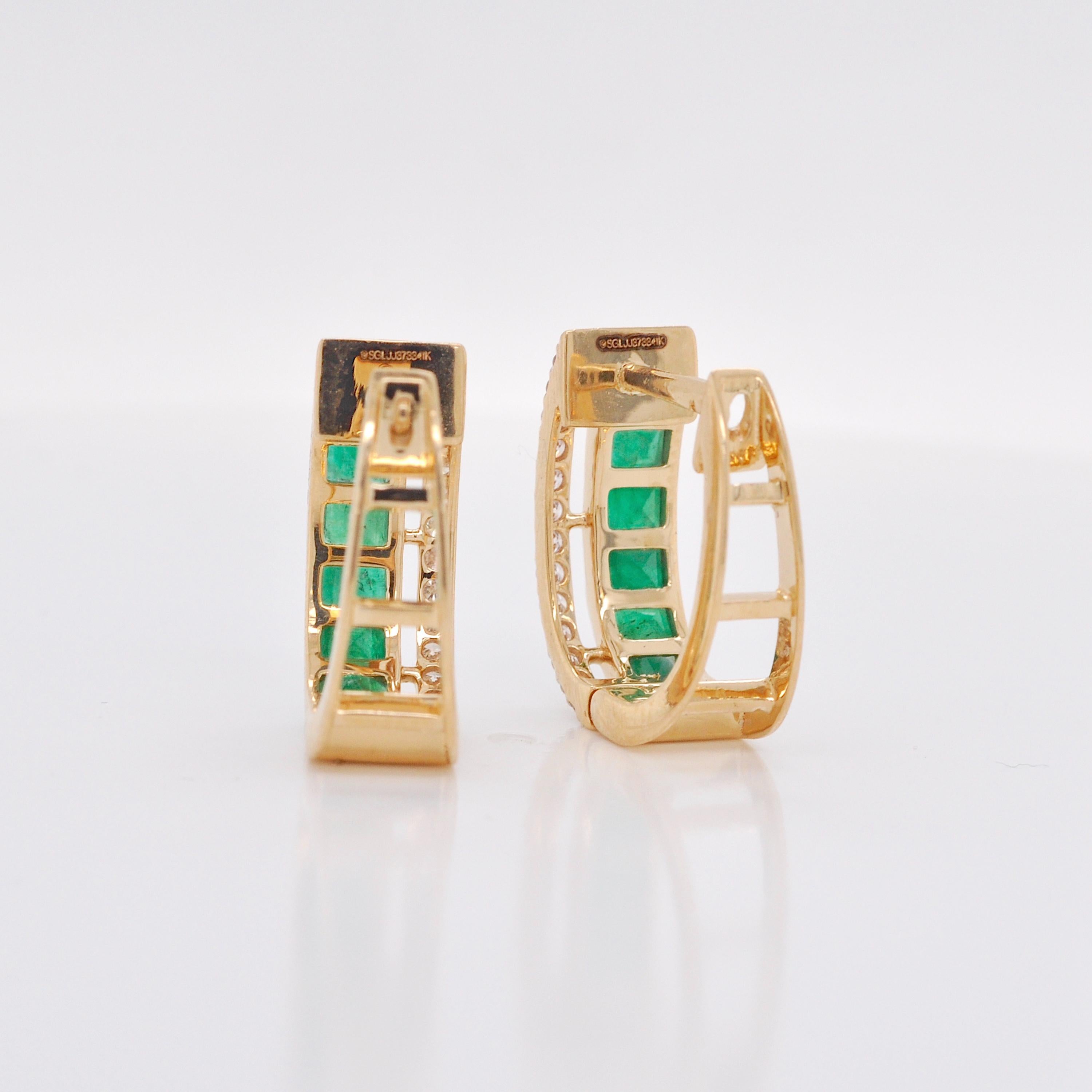 18K Yellow Gold 3 MM Square Channel-Set Brazilian Emerald Diamond Hoop Earrings For Sale 4