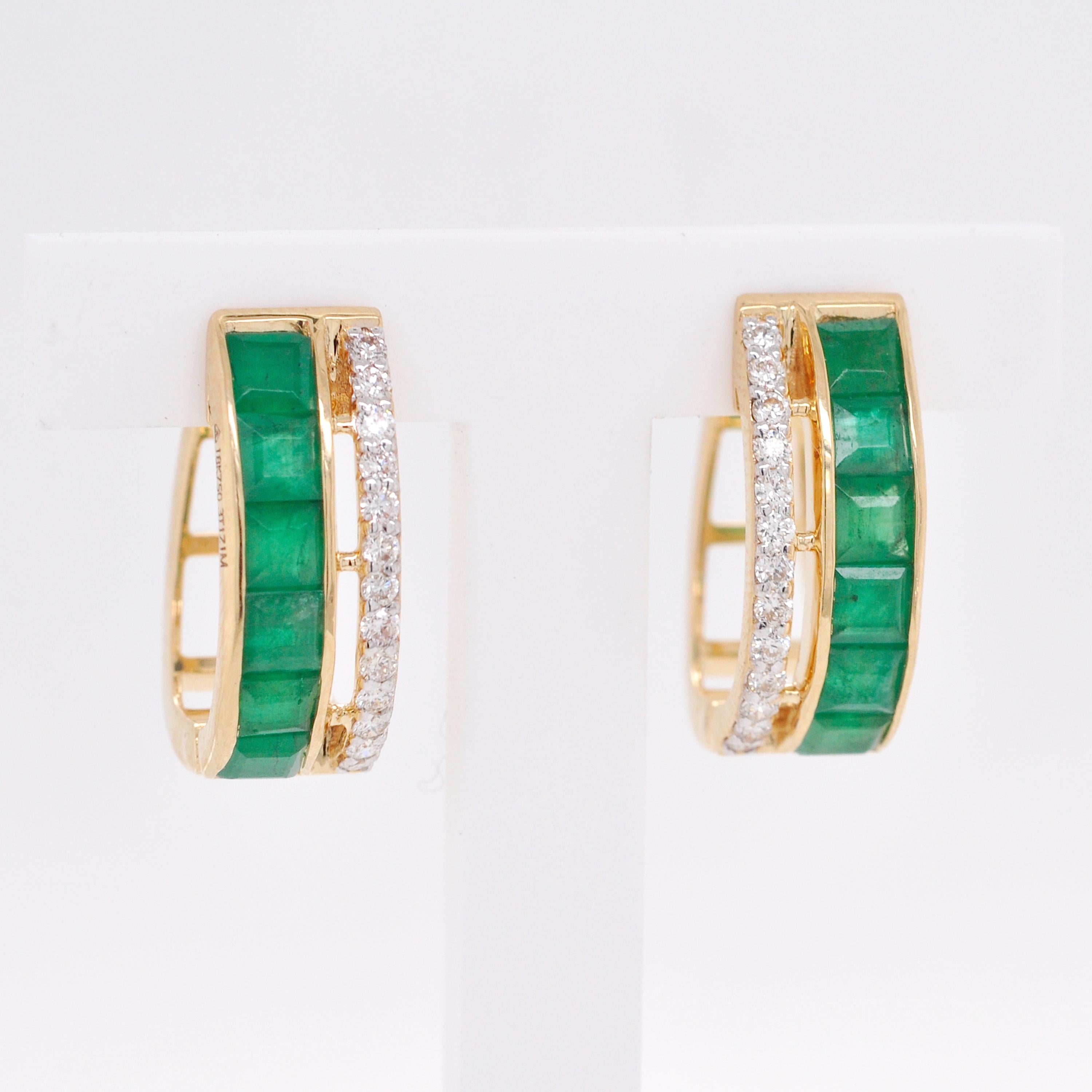 Square Cut 18K Yellow Gold 3 MM Square Channel-Set Brazilian Emerald Diamond Hoop Earrings For Sale