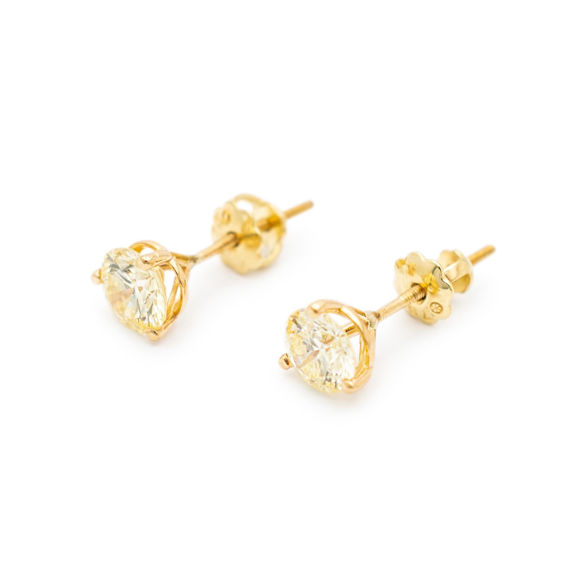 Gender: Ladies

Metal Type: 18K Yellow Gold

Length: 0.50 inches

Diameter: 5.20 mm

Weight: 1.10 grams

18K yellow gold diamond stud earrings with push-on/screw-off backs. The metal was tested and determined to be 18K yellow gold. Engraved with
