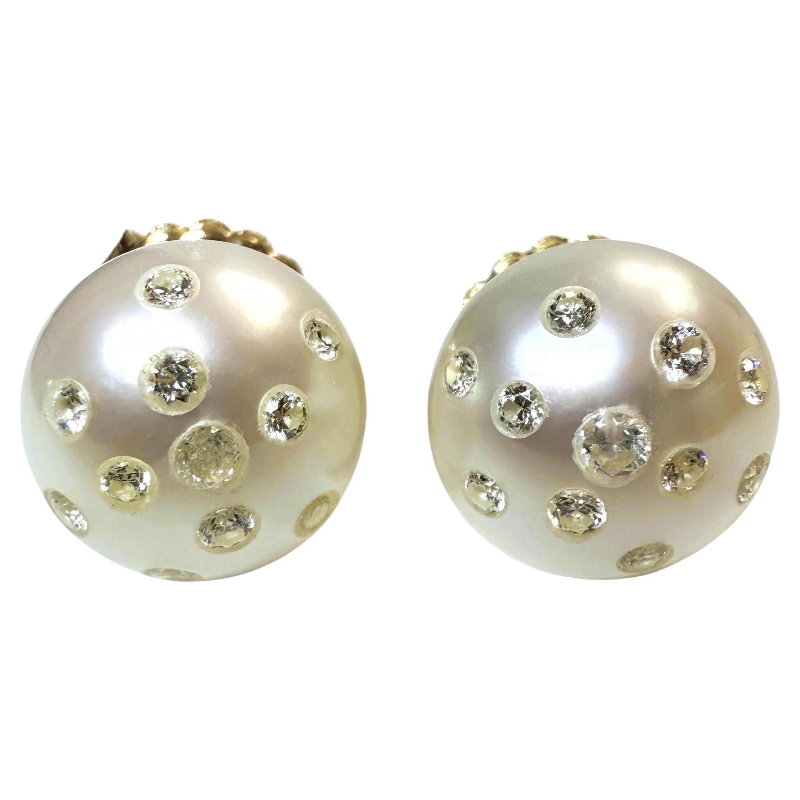 Boucles d'oreilles en or jaune 18K avec diamant de 0,30 carat et perle d'eau douce en vente