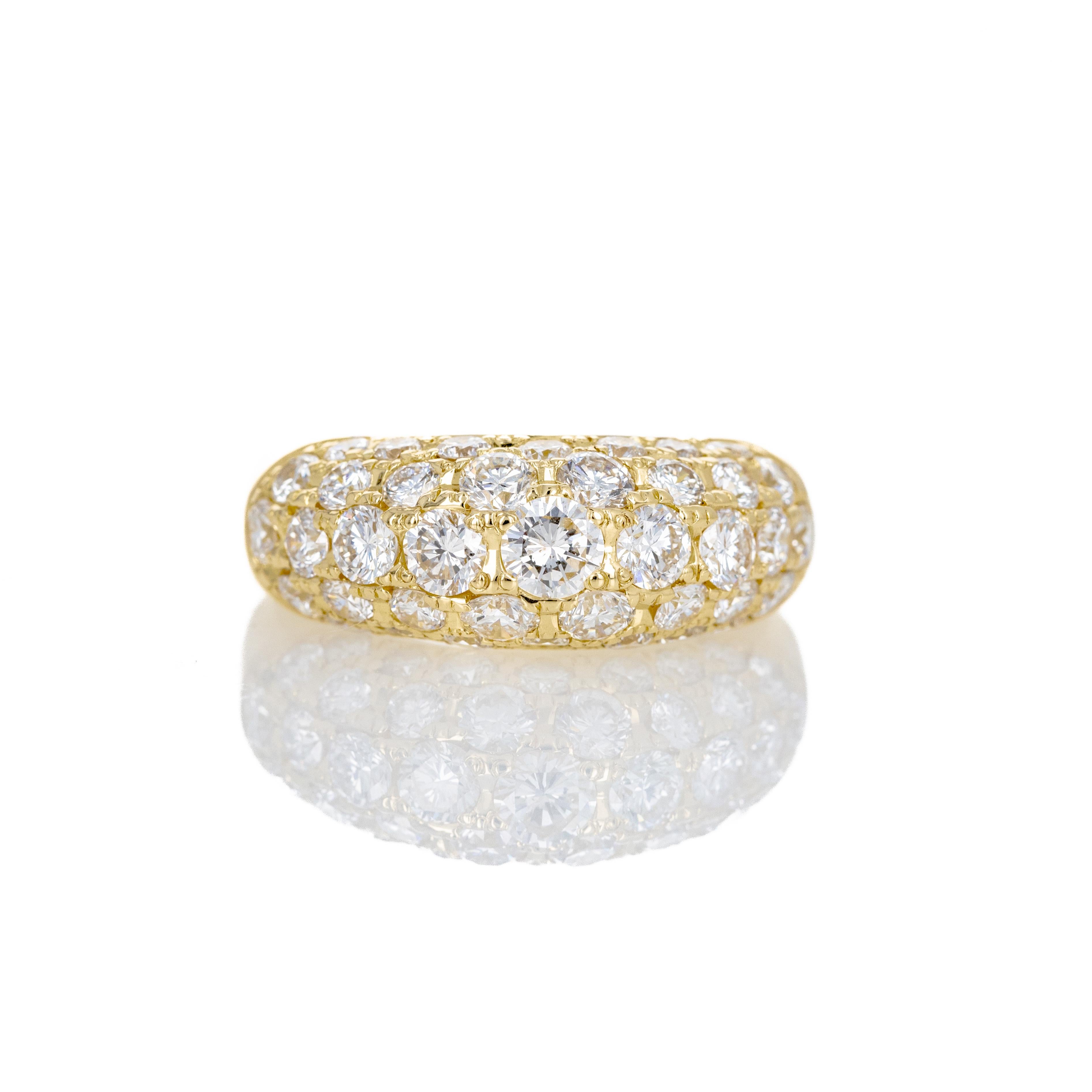 Bracelet Dome en or jaune 18 carats 3.11 carats diamant rond en pavé en vente 3
