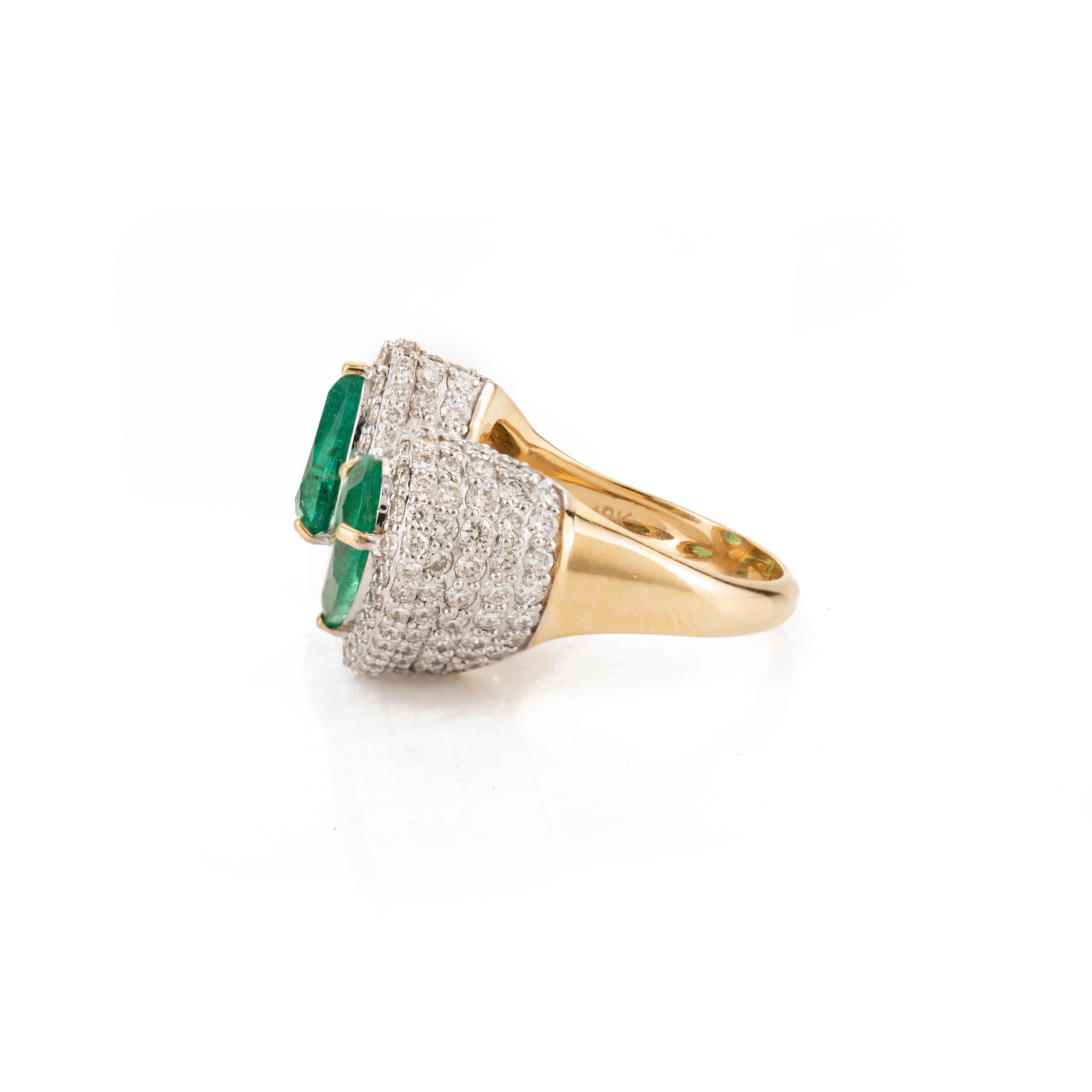 For Sale:  18k Yellow Gold 3.13 Carat Emerald and 3.38 Carat Halo Diamond Toi et Moi Ring 5