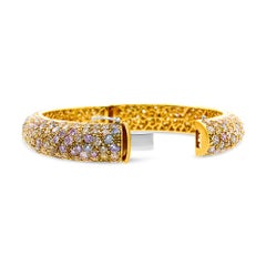 Bracelet jonc de style Art déco en or jaune 18 carats avec diamants de couleur fantaisie mélangés de 32,00 carats
