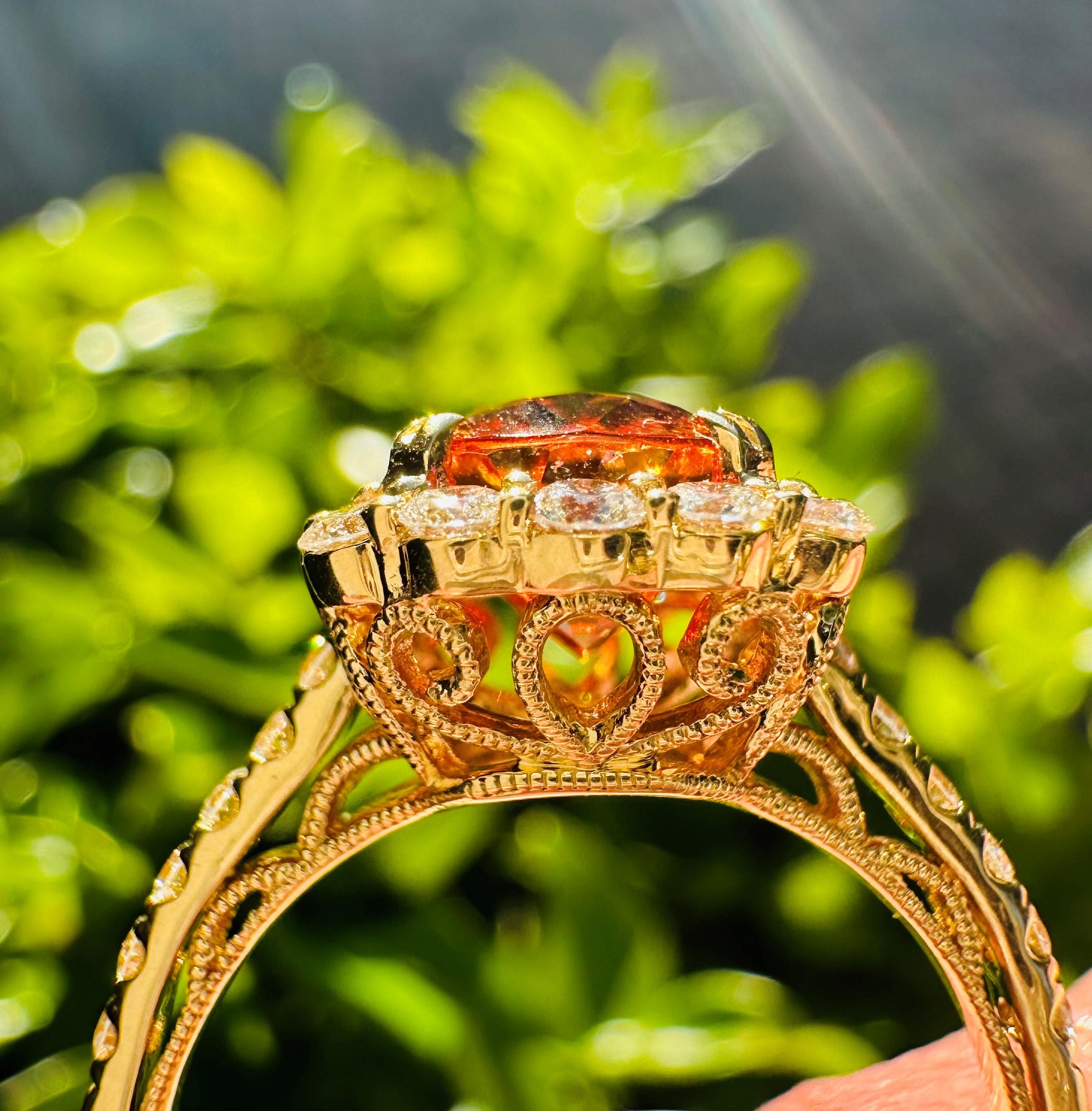 18K Yellow Gold 3.21 Carat Spessartite & Diamond Cocktail Ring For Sale 3