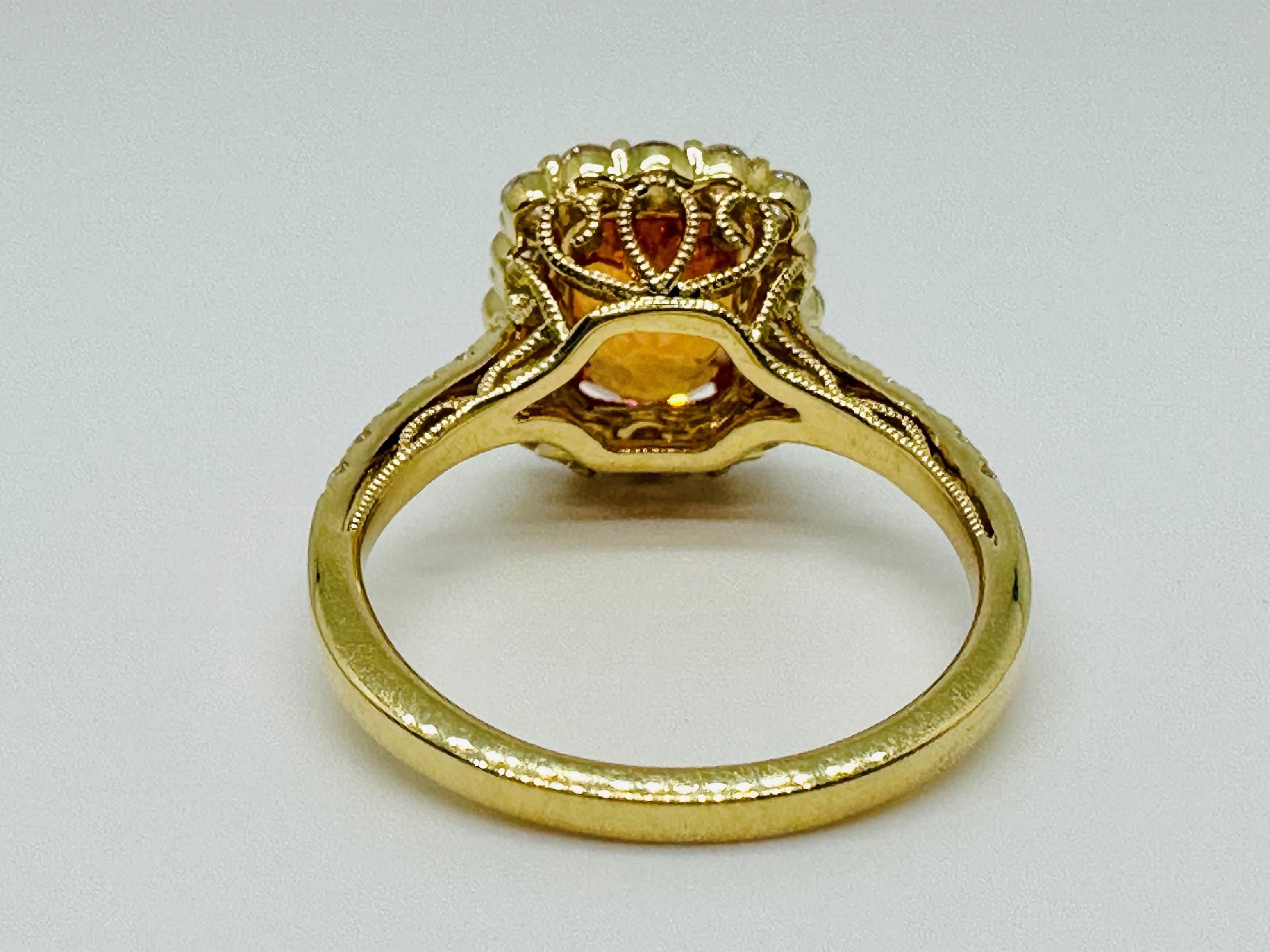 18 Karat Gelbgold Cocktail-Ring mit 3,21 Karat Spessartit und Diamant (Ovalschliff) im Angebot
