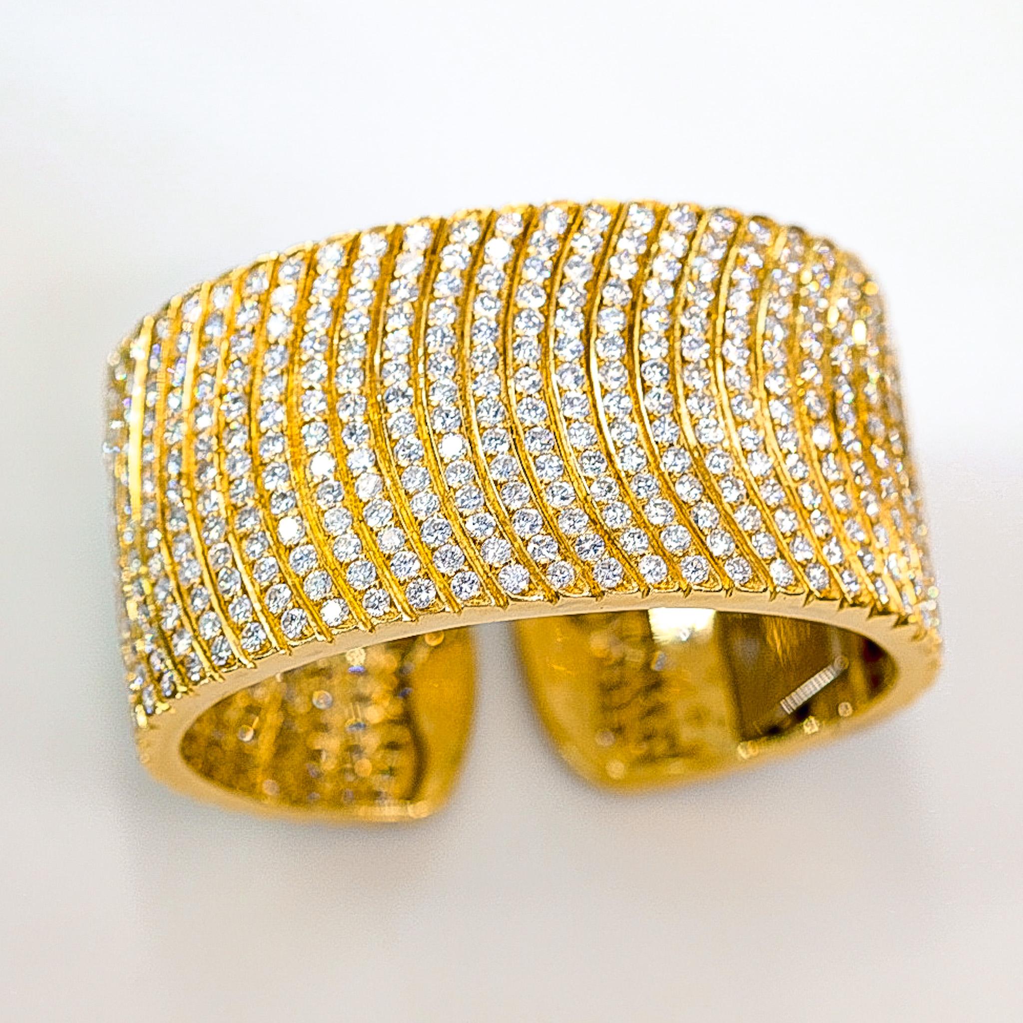 Women's 18K Yellow Gold 32cttw Round Cut Diamond Wide Cuff Bracelet For Sale