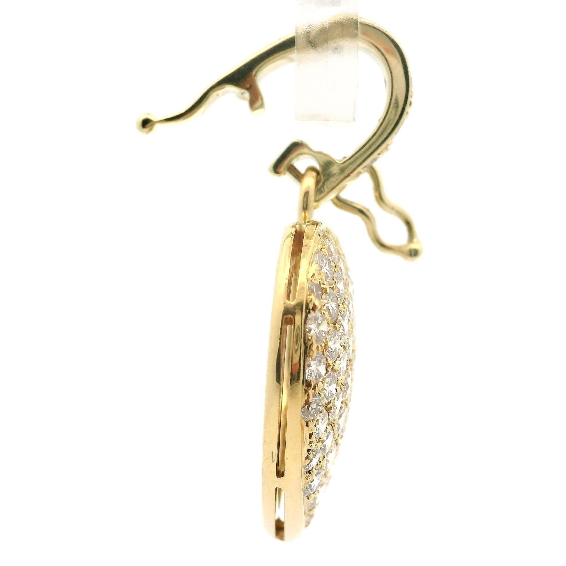 18k Yellow Gold 3.36ctw Fiery Pave Diamond Large Heart Enhancer Pendant For Sale 2