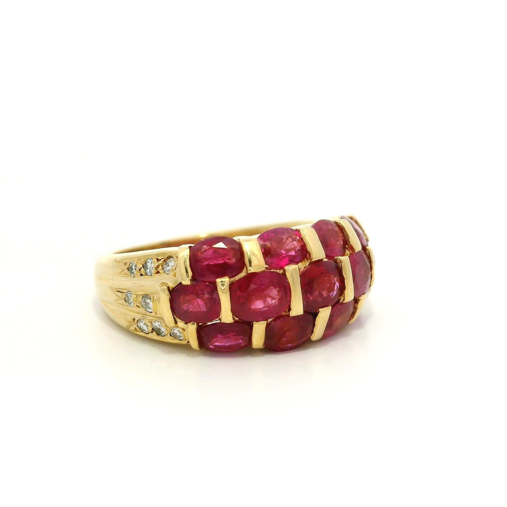 Anello a fascia larga e bombata in oro giallo 18k con rubino e diamante incastonati a barra ovale da 3,47 carati in vendita 7