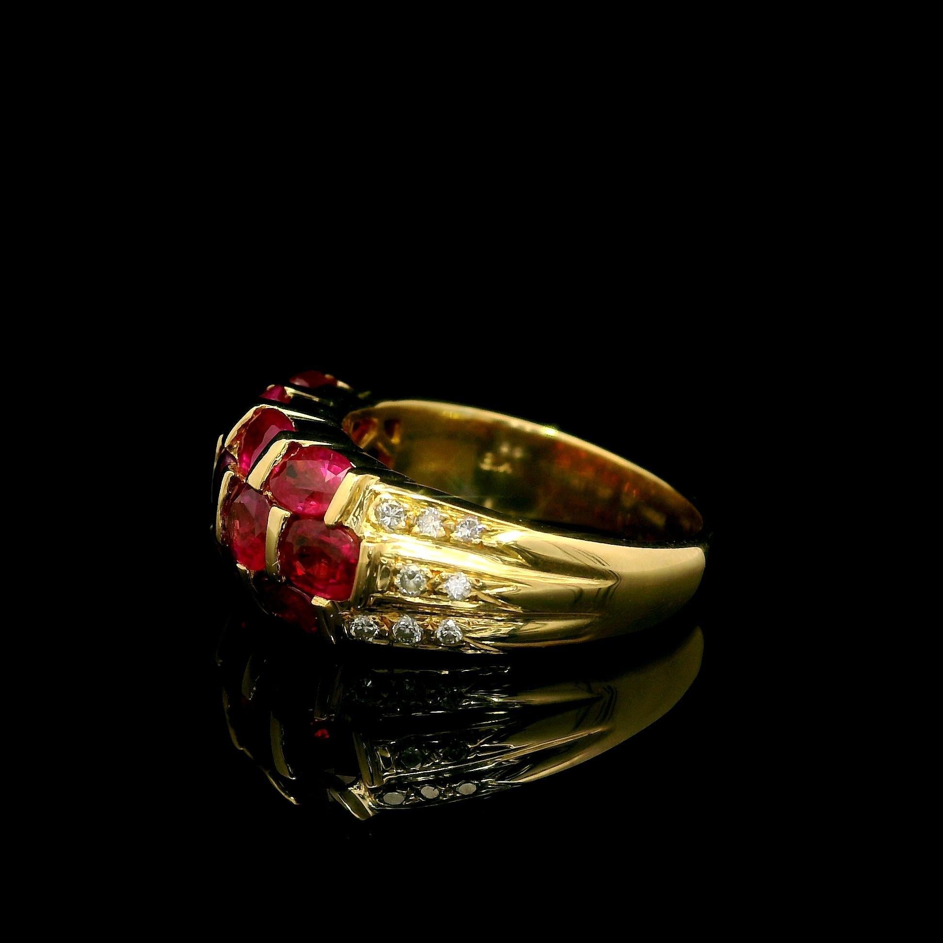 Anello a fascia larga e bombata in oro giallo 18k con rubino e diamante incastonati a barra ovale da 3,47 carati in vendita 2