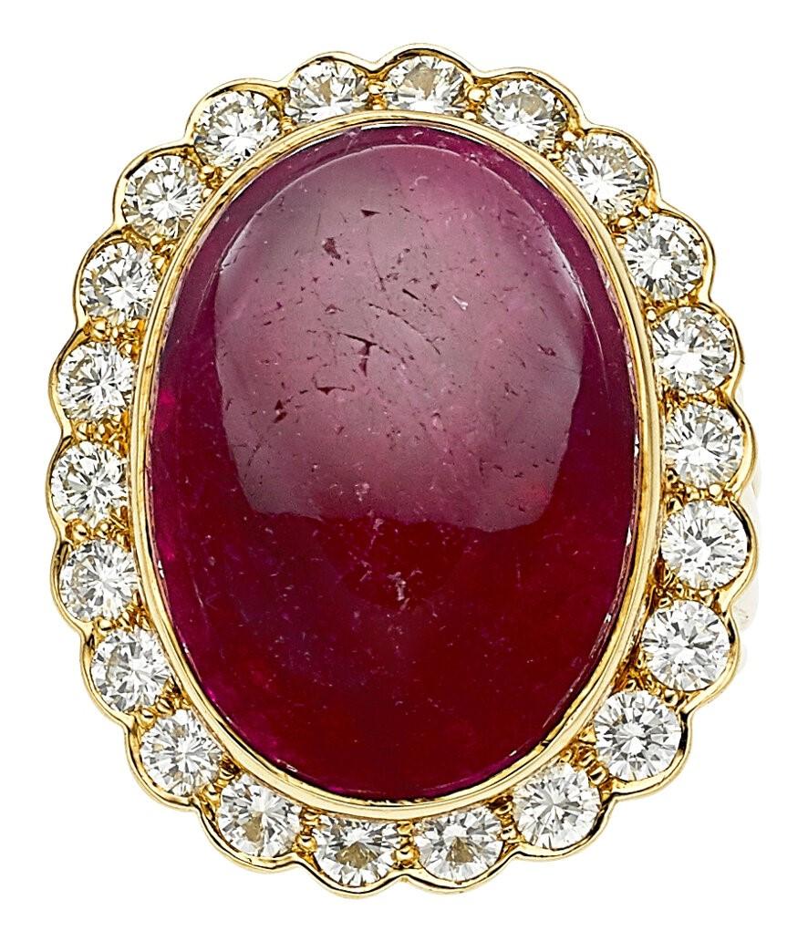 Femenino o masculino Anillo de oro amarillo de 18 quilates con cabujón de rubí de 35,7 ct y diamante de 2,2 ct Talla 10 20,9 g en venta