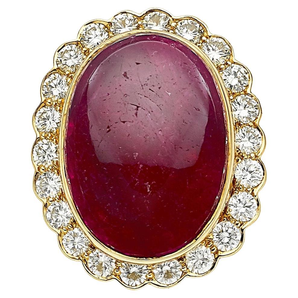 Anillo de oro amarillo de 18 quilates con cabujón de rubí de 35,7 ct y diamante de 2,2 ct Talla 10 20,9 g en venta