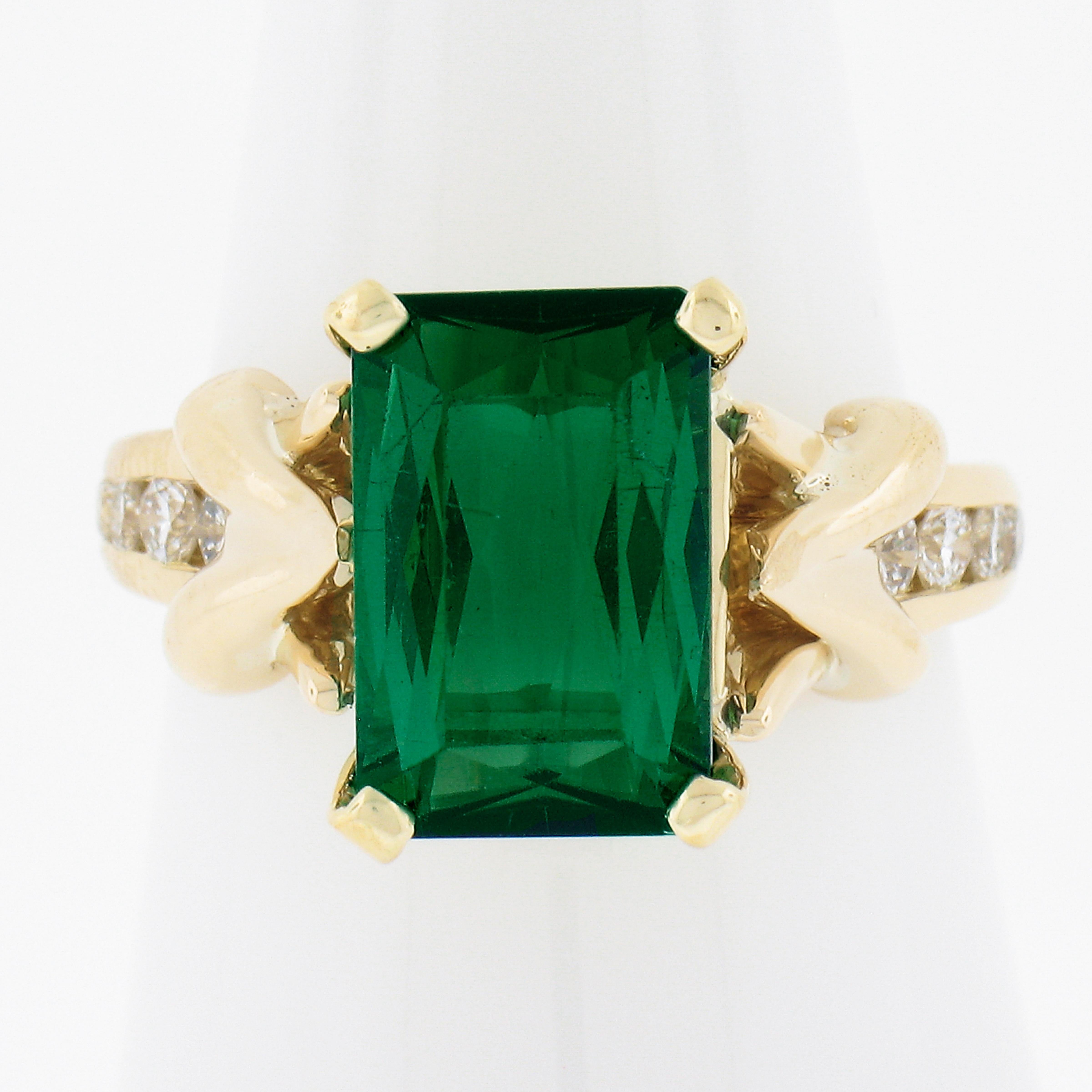 --Pierre(s) :...
(1) Tourmaline véritable naturelle - taille rectangulaire - sertie - couleur vert vif - 11.5x7.5mm (approx.) - 3.5ct (approx.)
(8) Diamants naturels authentiques - taille ronde et brillante - en serti clos - couleur G/H - pureté