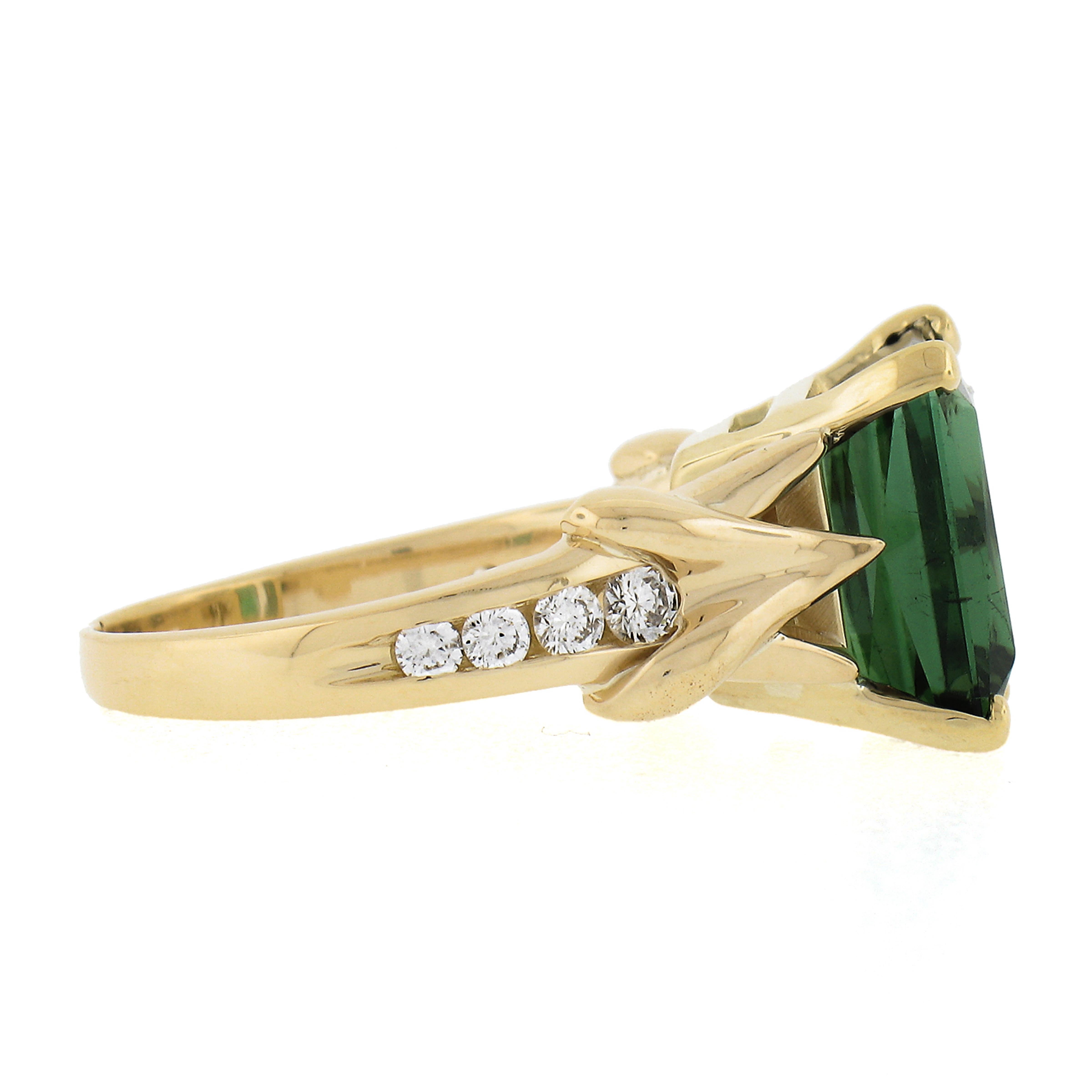18K Yellow Gold 3.70ctw Green Tourmaline w/ Diamond Solitaire Cocktail Ring In Excellent Condition For Sale In Montclair, NJ