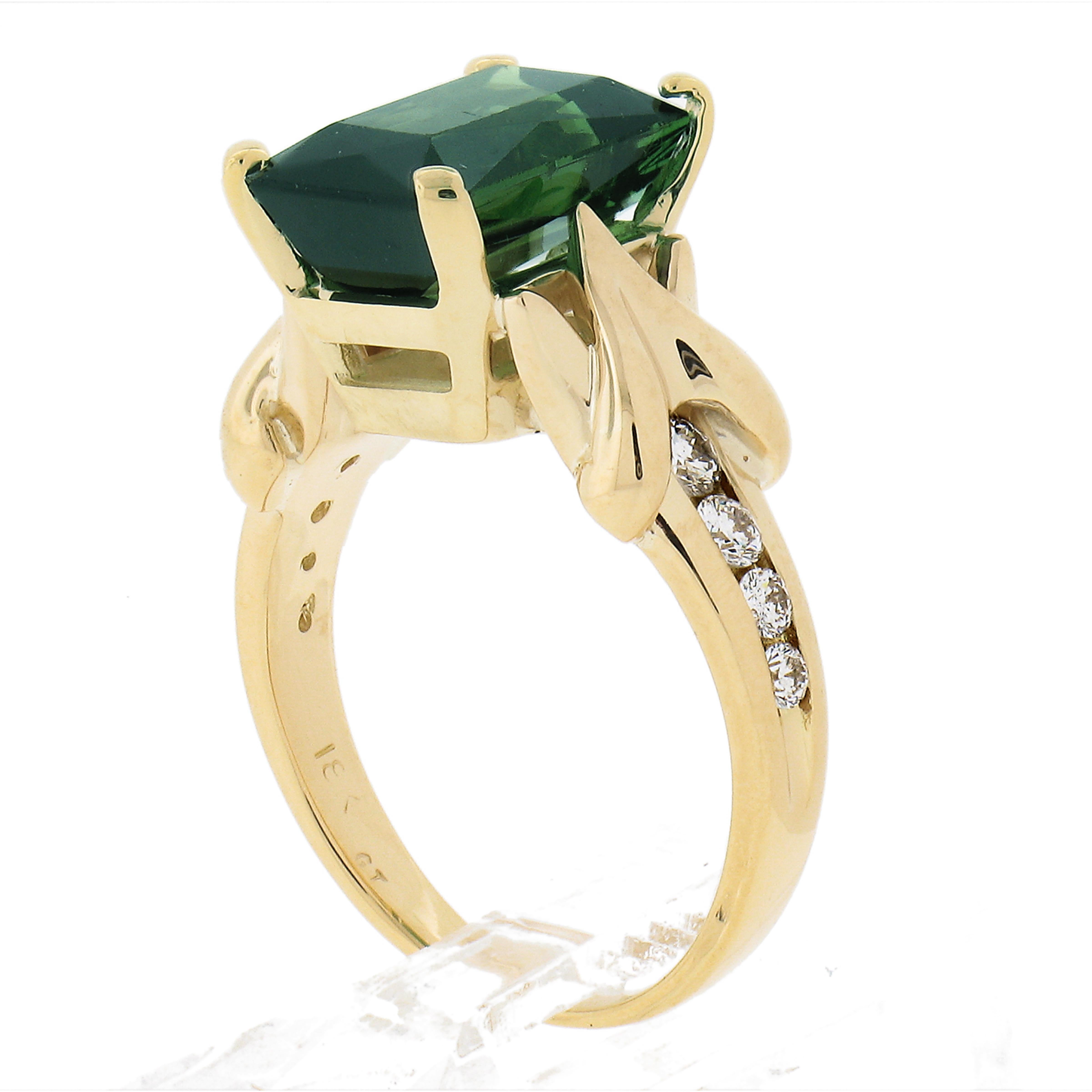 18K Yellow Gold 3.70ctw Green Tourmaline w/ Diamond Solitaire Cocktail Ring For Sale 3