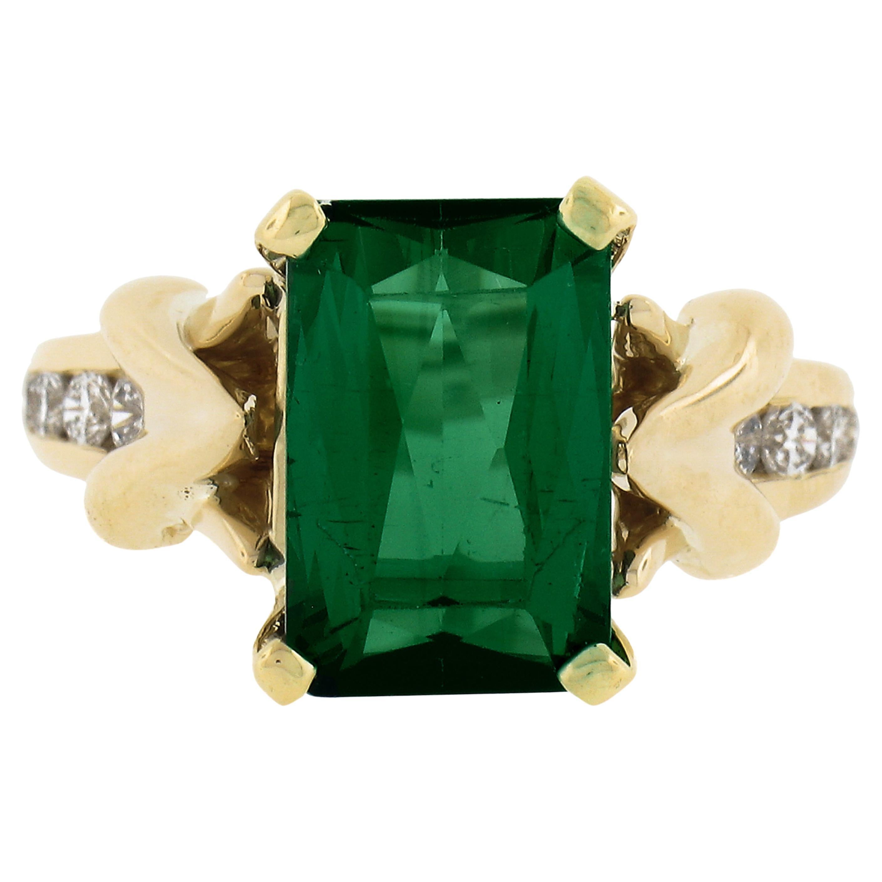 18K Yellow Gold 3.70ctw Green Tourmaline w/ Diamond Solitaire Cocktail Ring For Sale