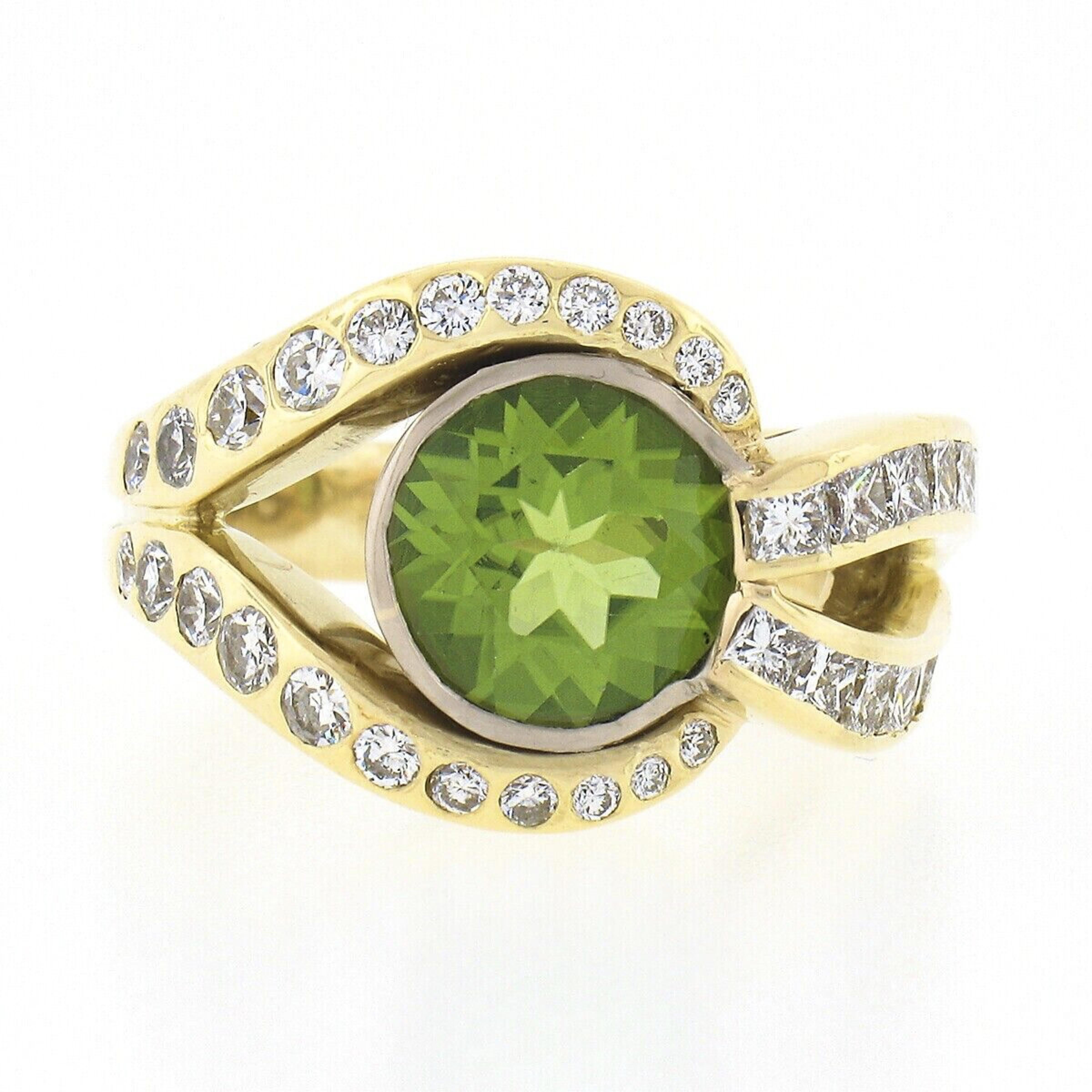 18k Yellow Gold 3.94ct Round Bezel Peridot Solitaire & Diamond Open Overlap Ring In Good Condition For Sale In Montclair, NJ