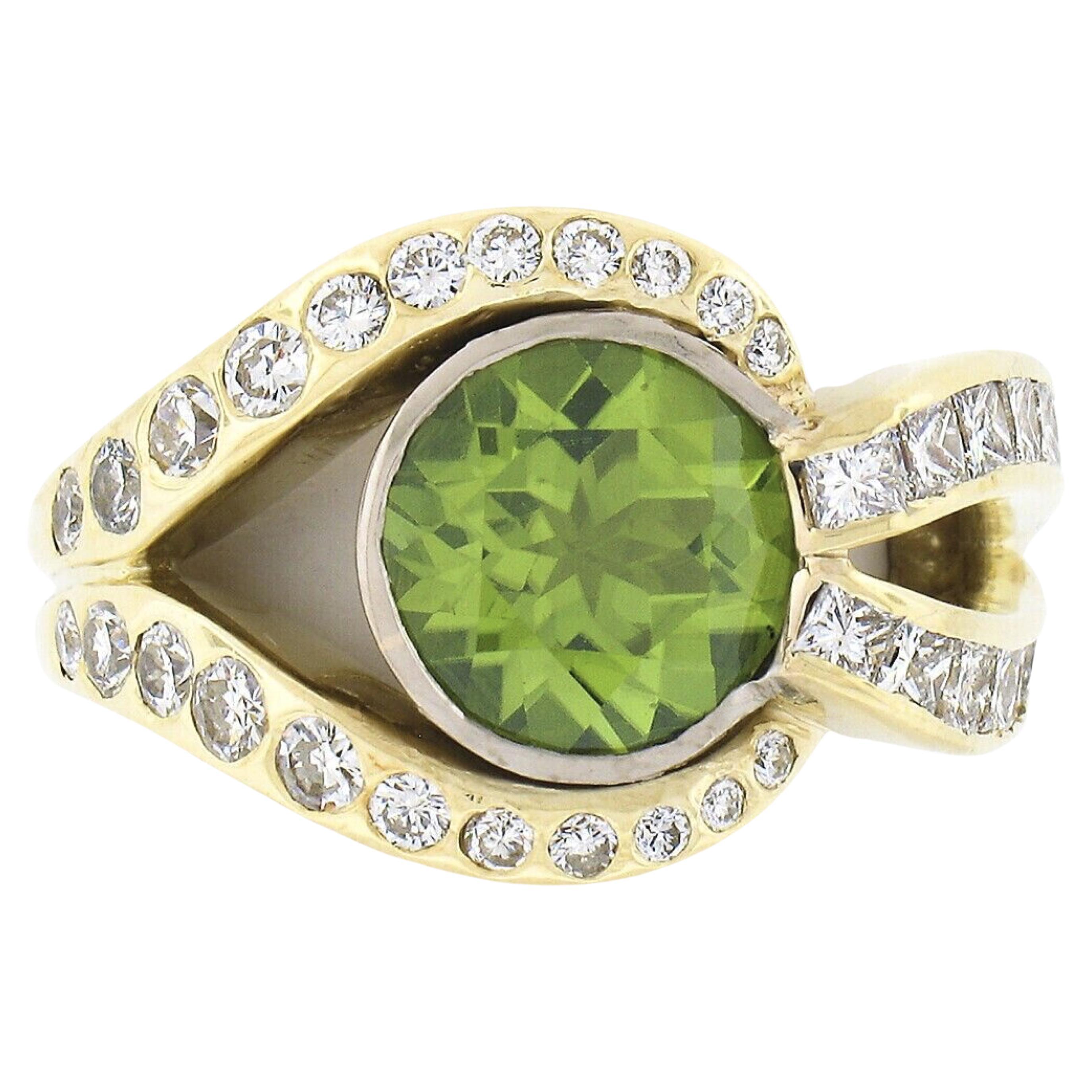 18k Yellow Gold 3.94ct Round Bezel Peridot Solitaire & Diamond Open Overlap Ring For Sale