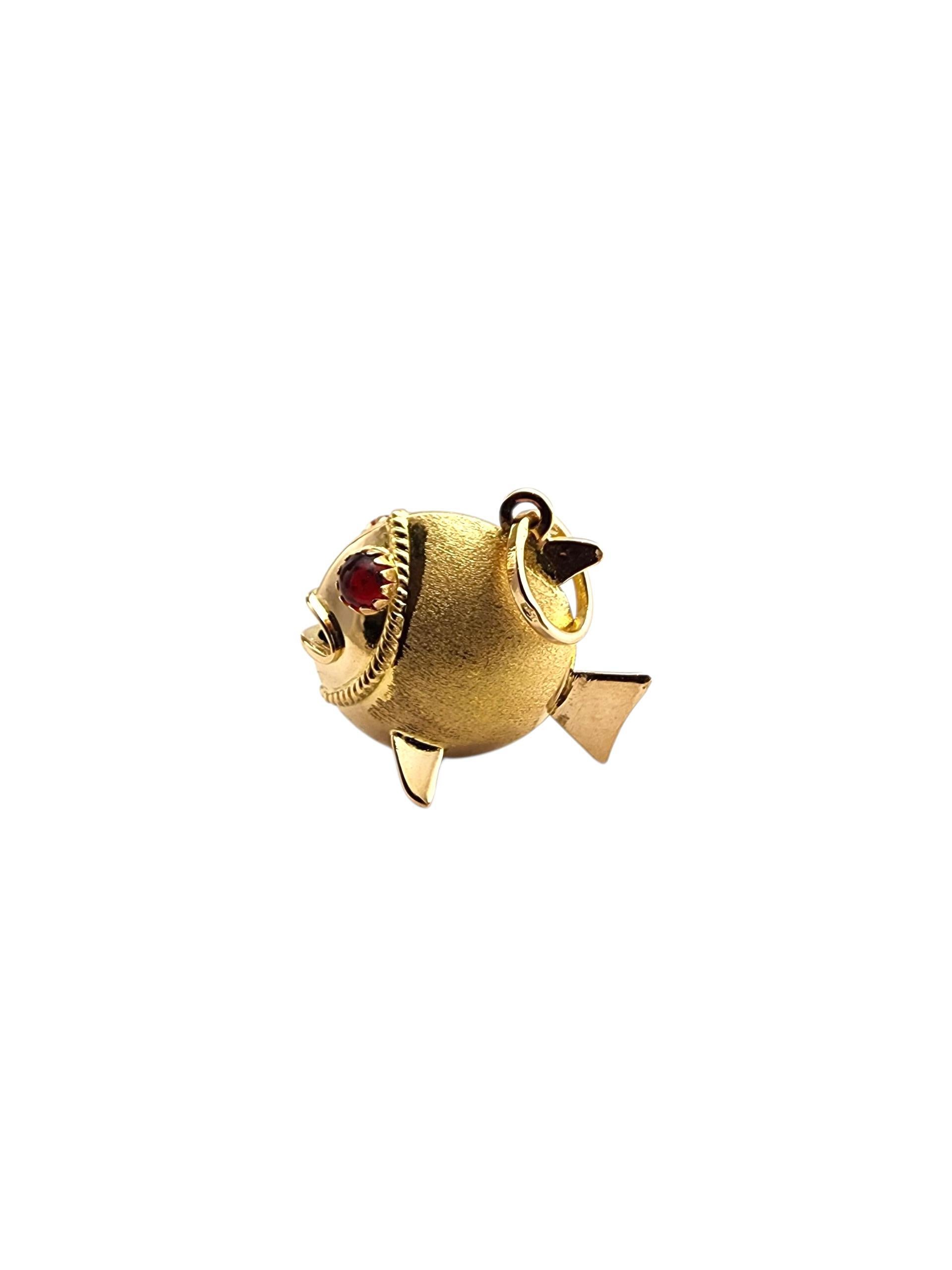 Charm 3D a forma di pesce in oro giallo 18K #22377 In condizioni buone in vendita a Washington Depot, CT
