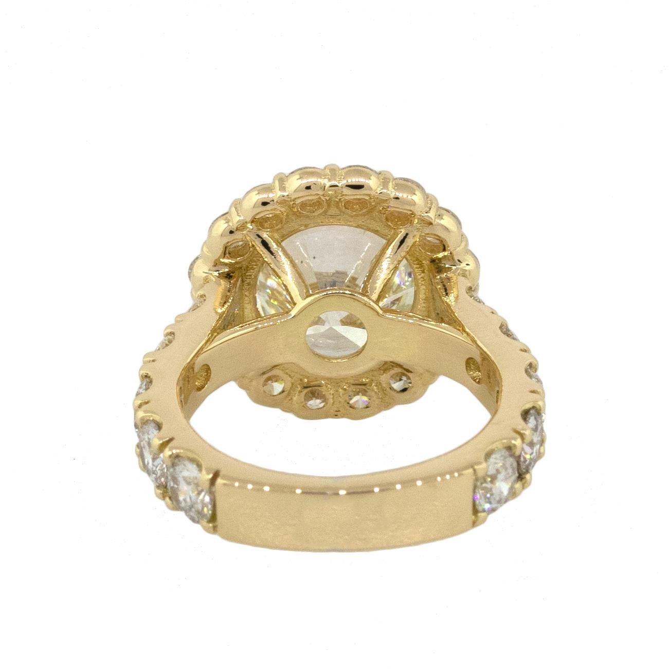 Round Cut 18 Karat Yellow Gold 4.02 Carat GIA Certified Round Brilliant Diamond Ring