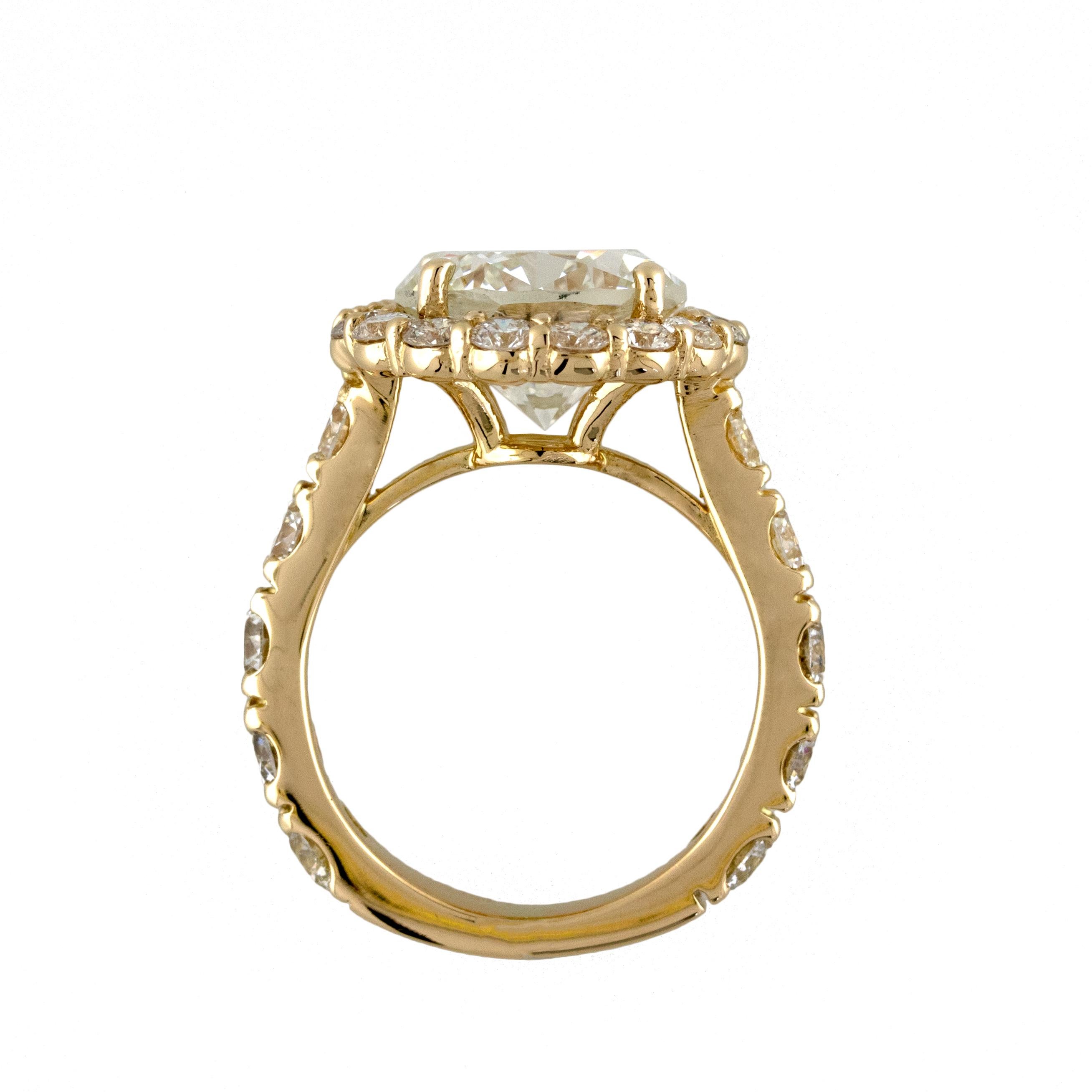 18 Karat Yellow Gold 4.02 Carat GIA Certified Round Brilliant Diamond Ring In Excellent Condition In Boca Raton, FL