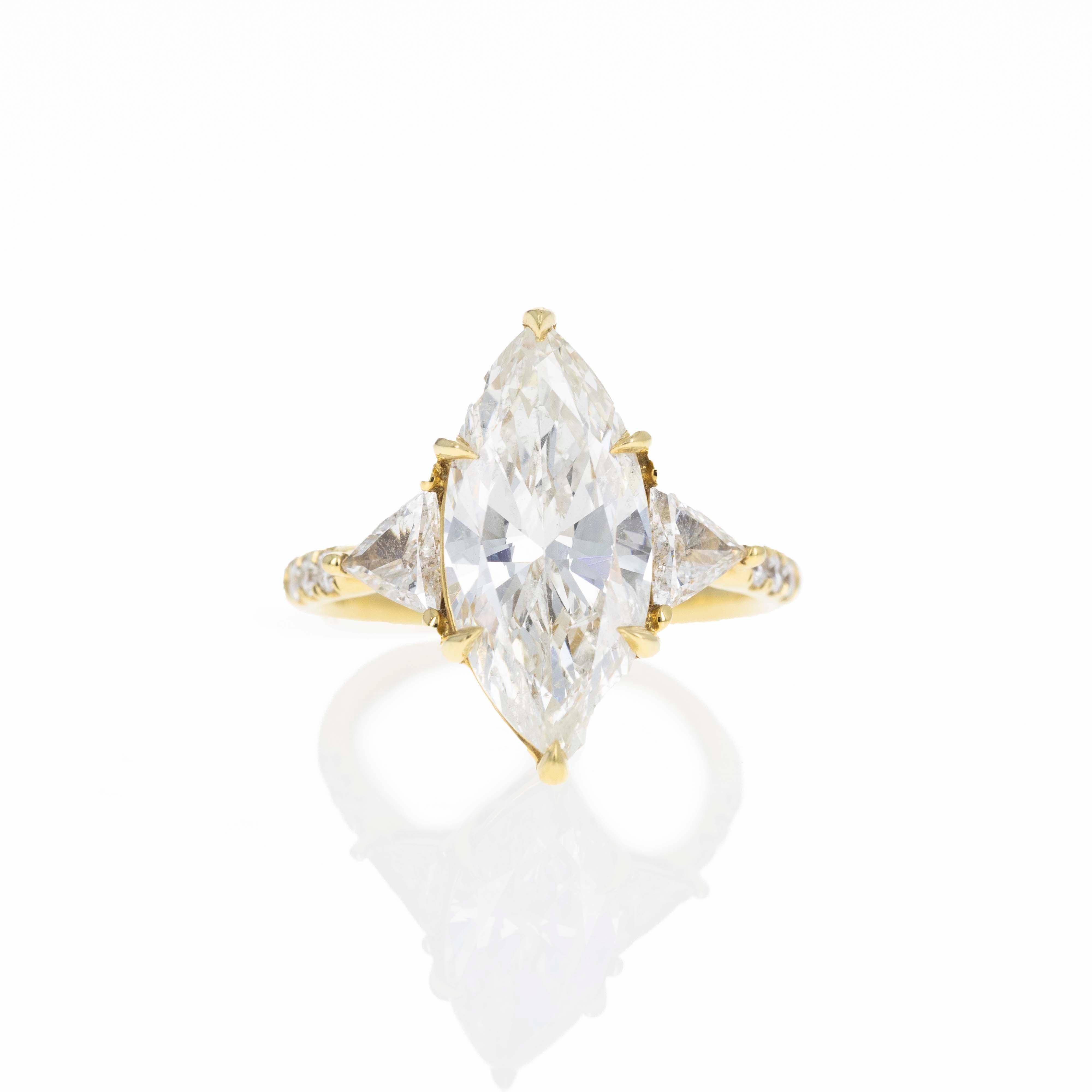 Bague de fiançailles en or jaune 18 carats avec diamant marquise de 4,05 carats en vente 3