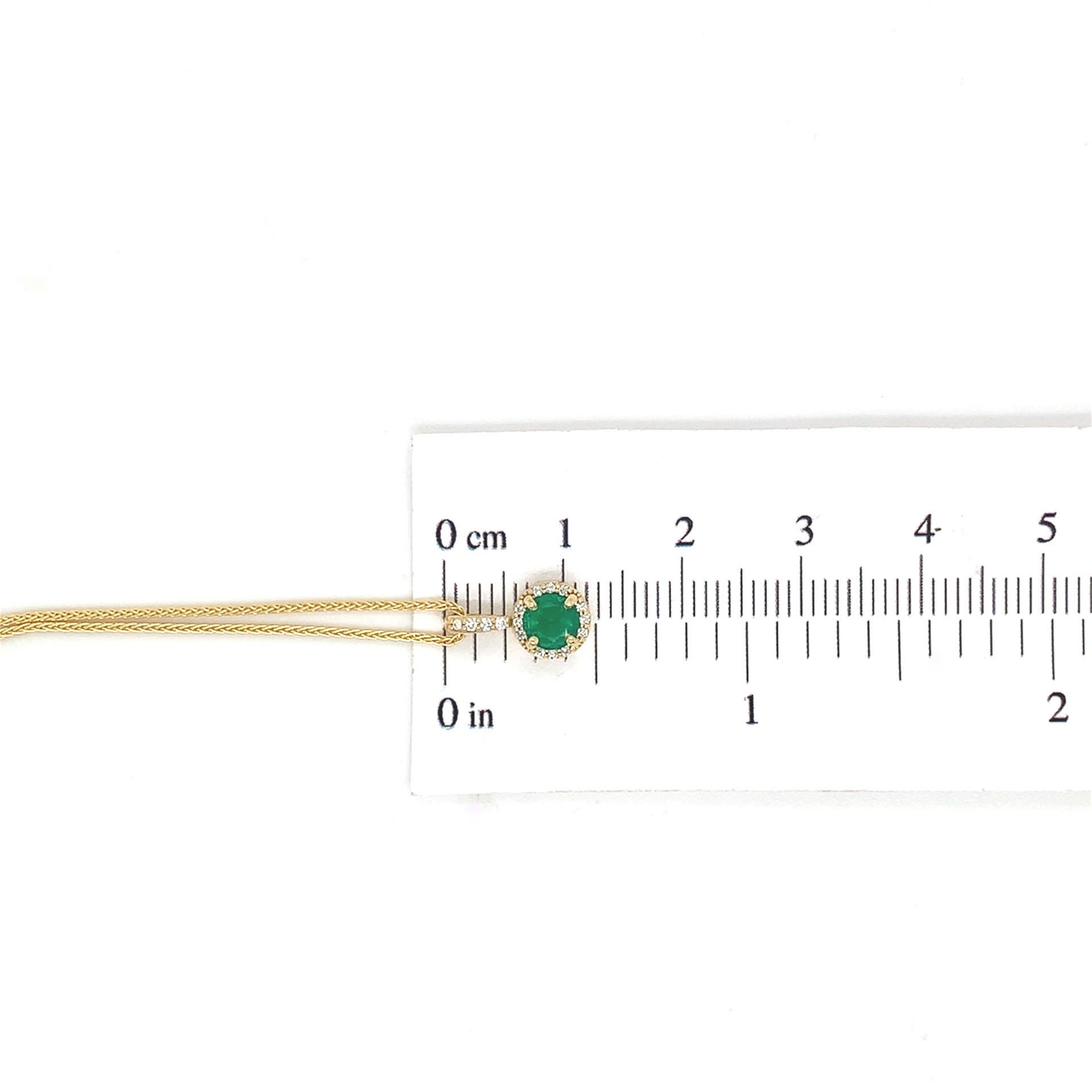 Pendentif en or jaune 18K avec émeraude fine et diamant de 0,40ct et chaîne 18K de 18